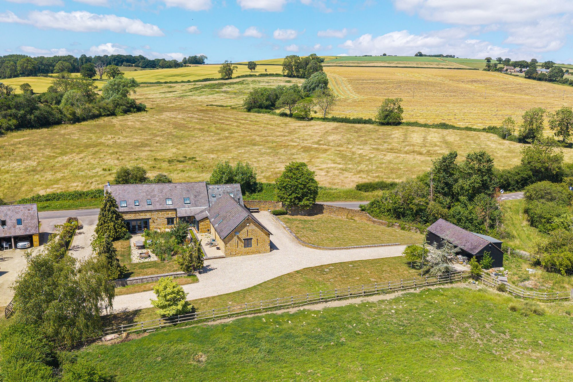 4 bed barn conversion for sale in Sutton Under Brailes, Banbury, OX15