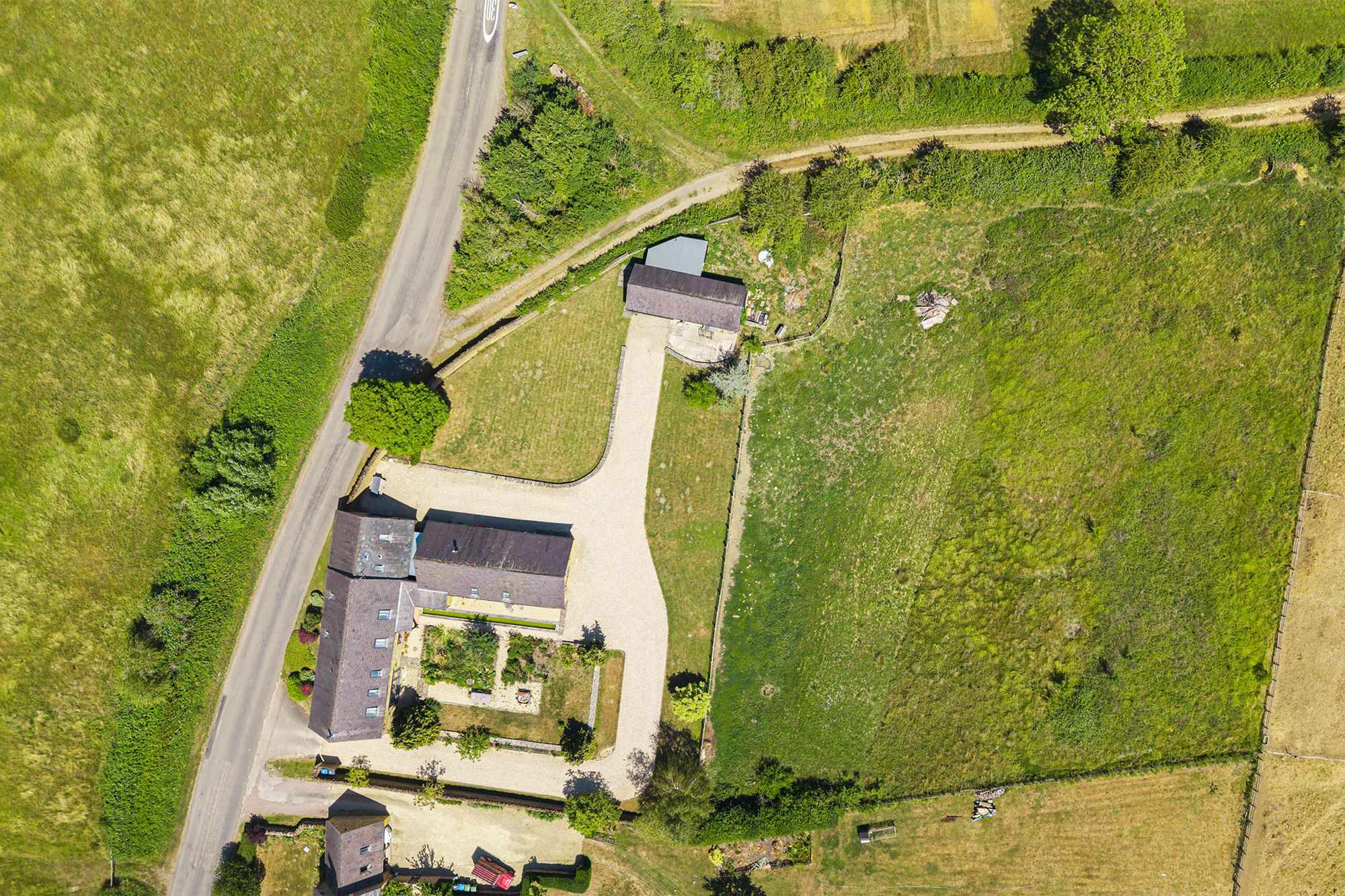 4 bed barn conversion for sale in Sutton Under Brailes, Banbury, OX15 39