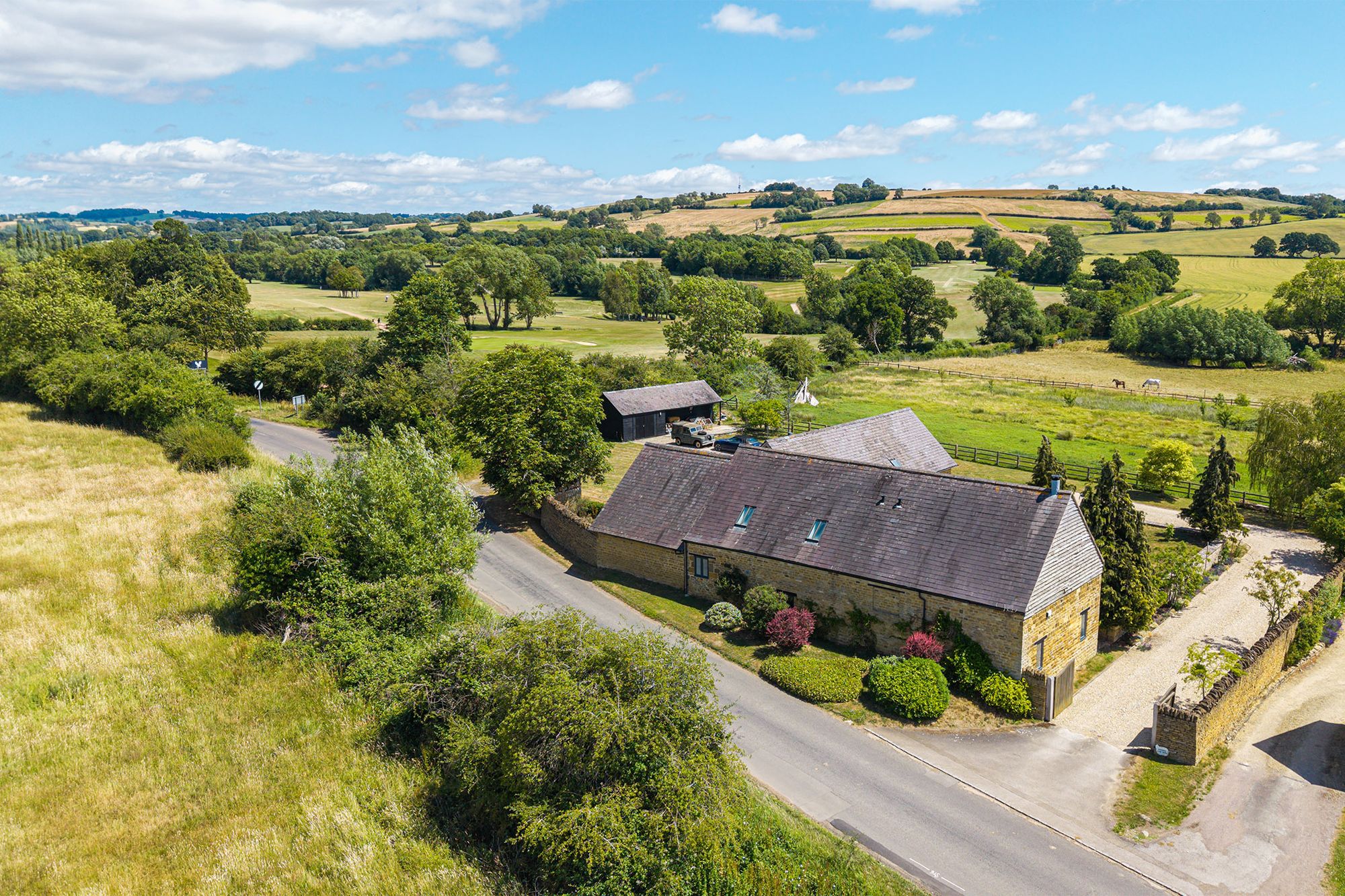 4 bed barn conversion for sale in Sutton Under Brailes, Banbury, OX15 40