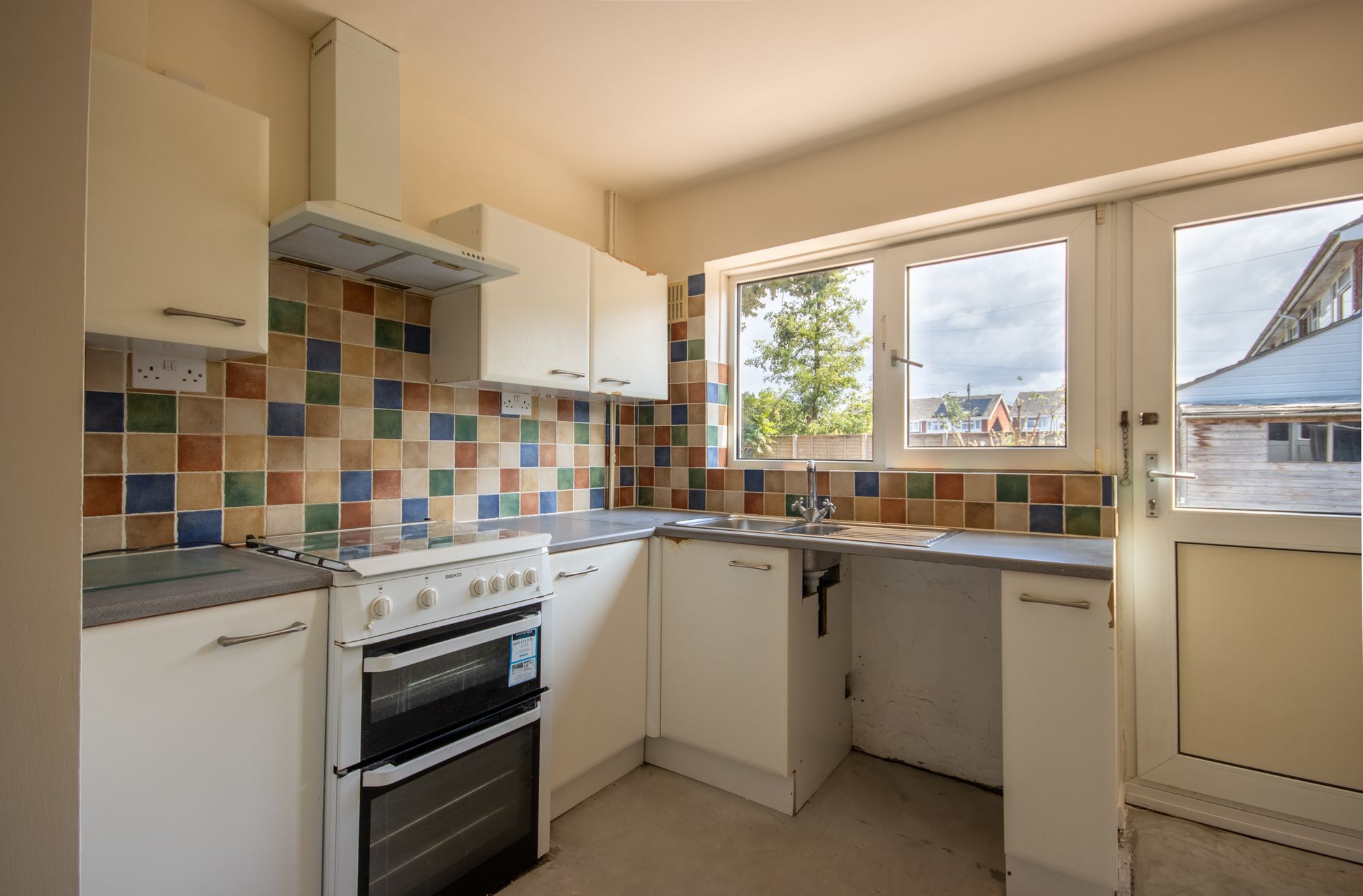 3 bed house for sale in Columbia Drive, Worcester, WR2  - Property Image 2