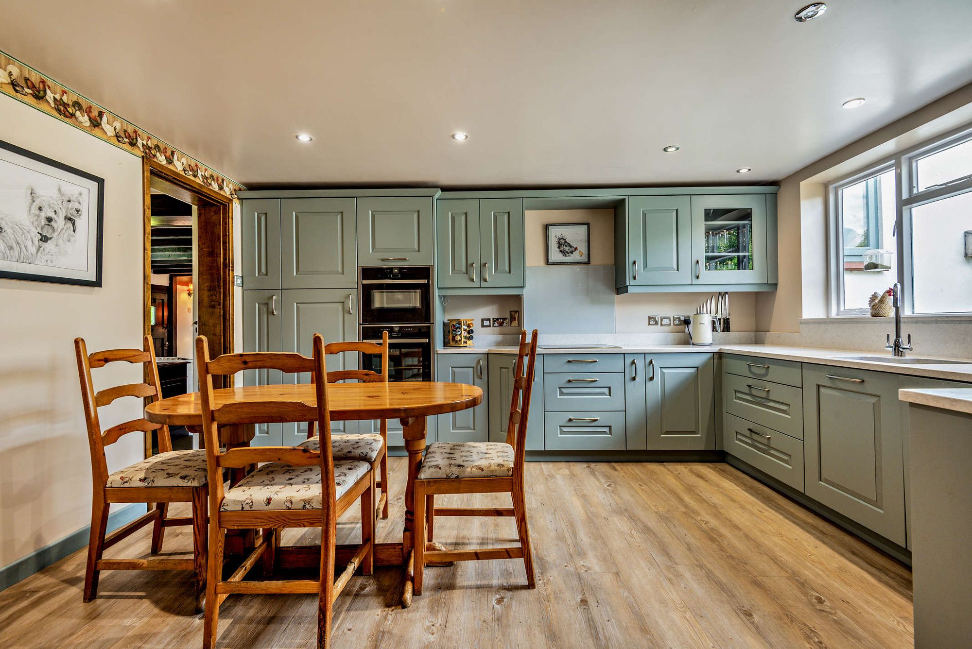 6 bed detached cottage for sale in Earls Common Road, Redditch  - Property Image 3