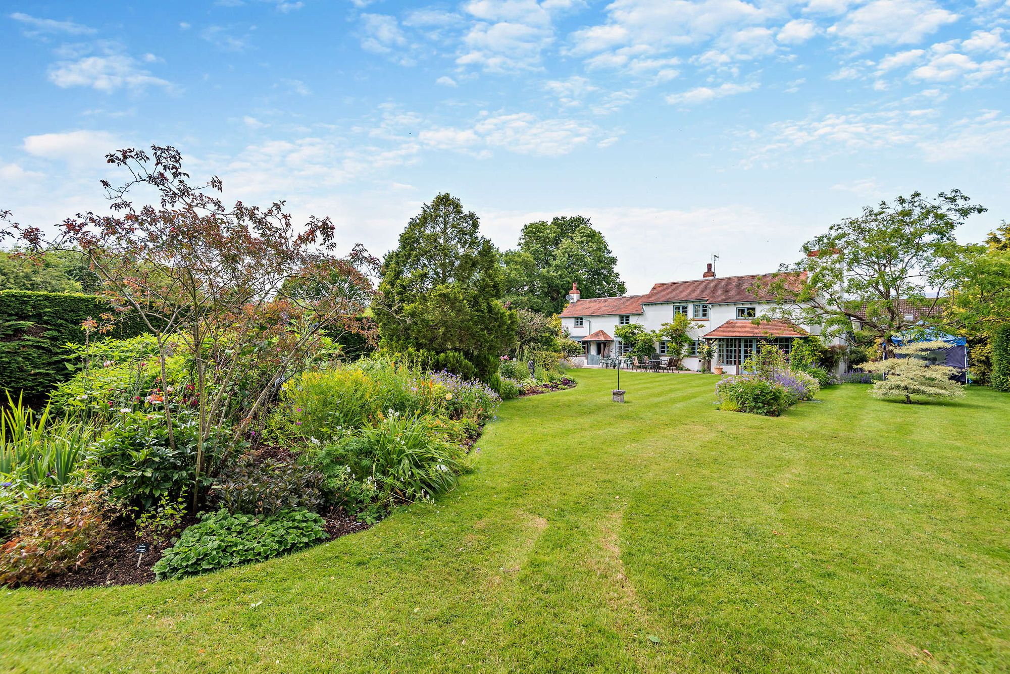 6 bed detached cottage for sale in Earls Common Road, Redditch  - Property Image 2