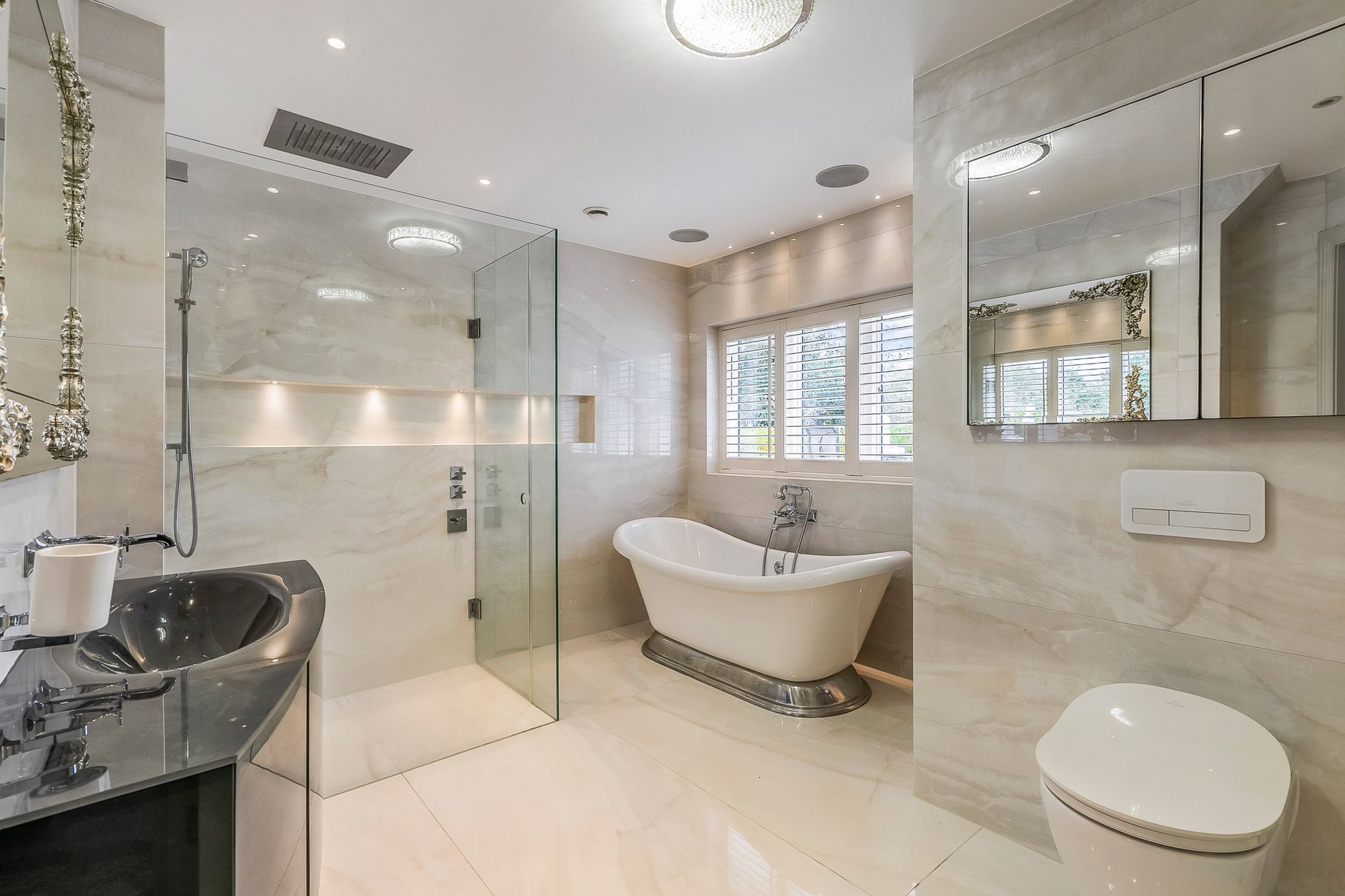 6 bed detached house for sale in Windmill Lane, Barnet, EN5 50