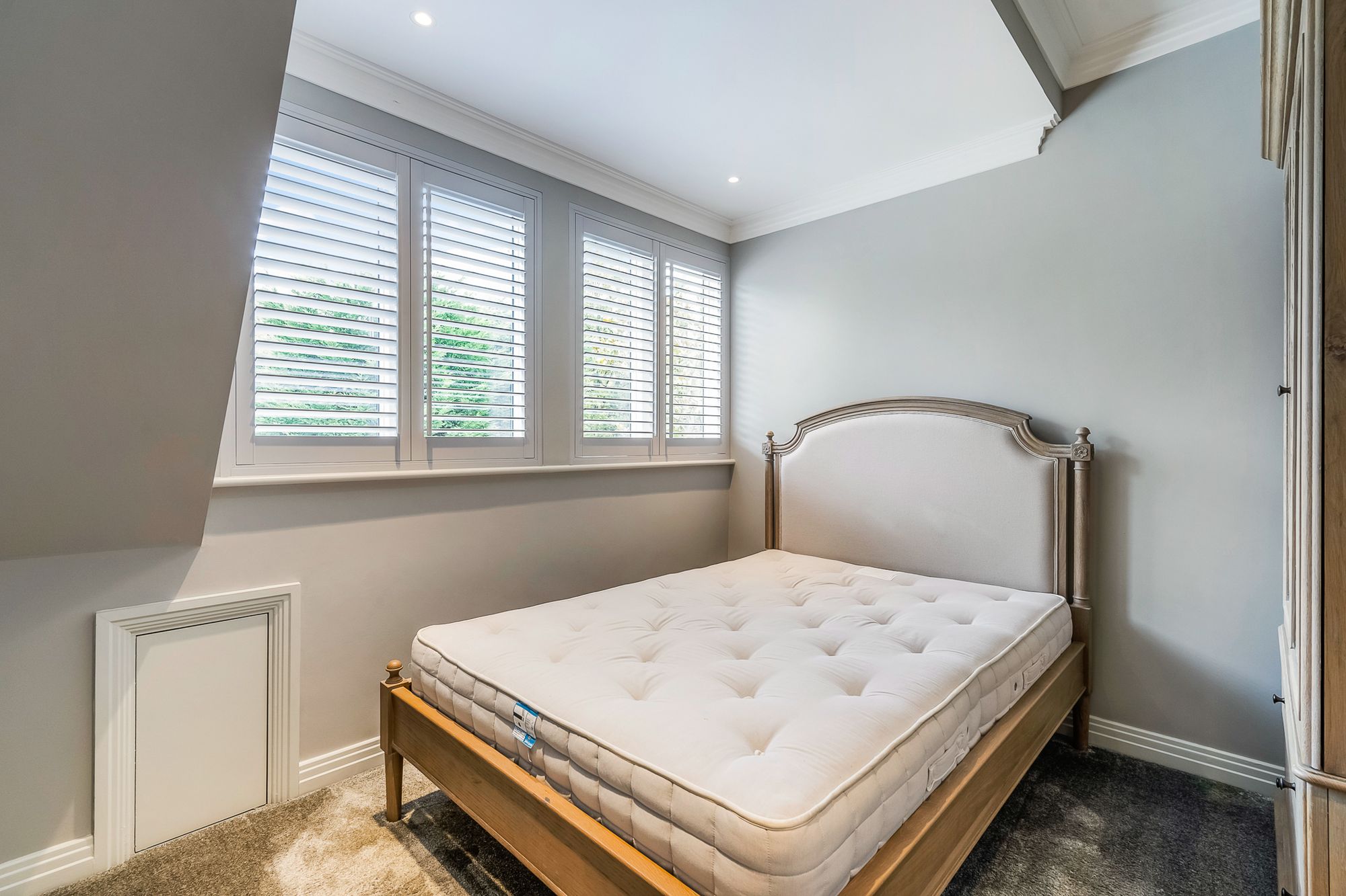 6 bed detached house for sale in Windmill Lane, Barnet, EN5 57