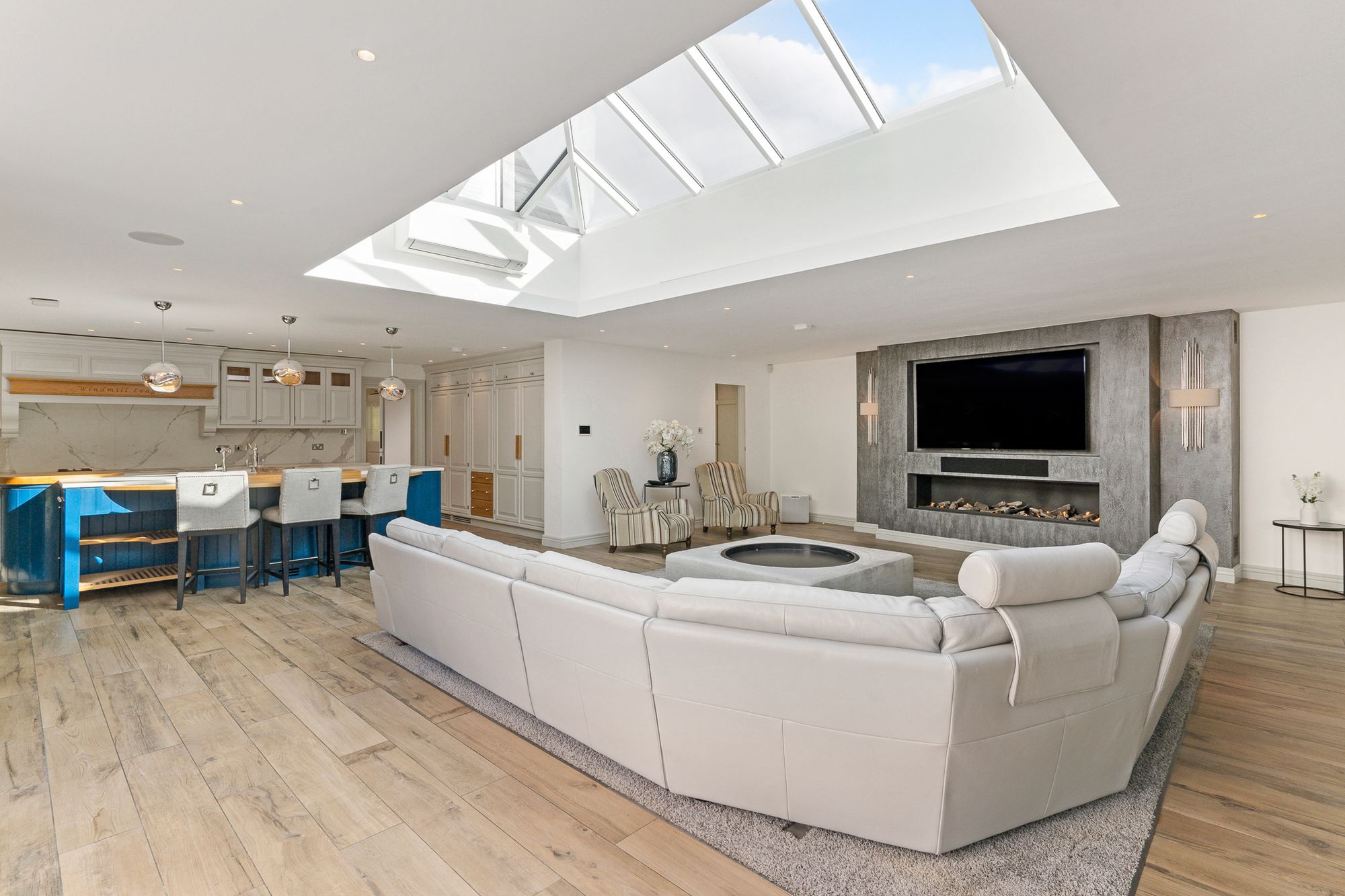 6 bed detached house for sale in Windmill Lane, Barnet, EN5 2