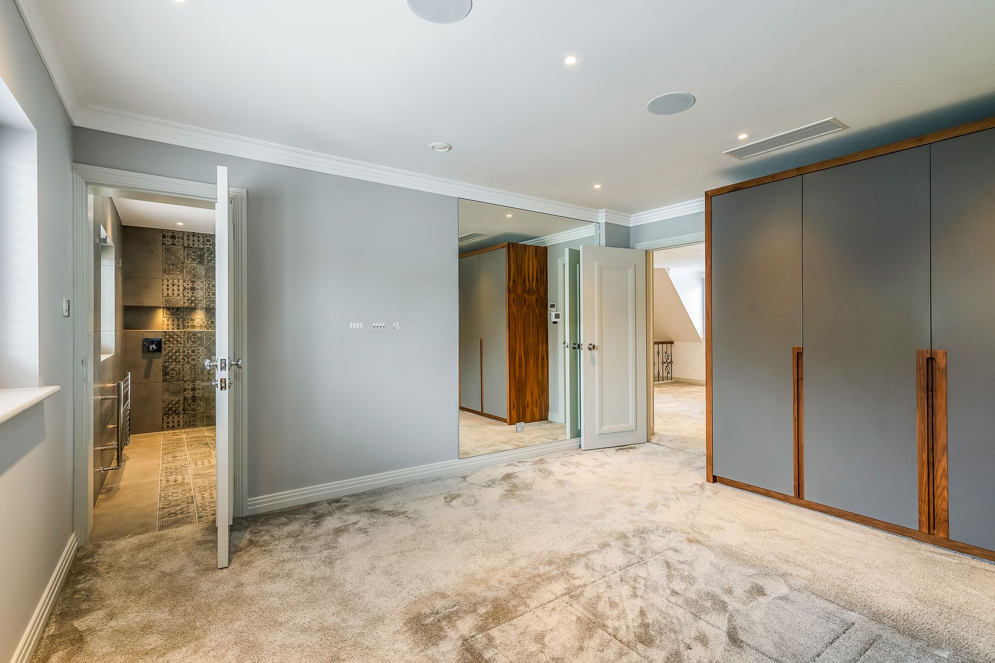 6 bed detached house for sale in Windmill Lane, Barnet, EN5 54