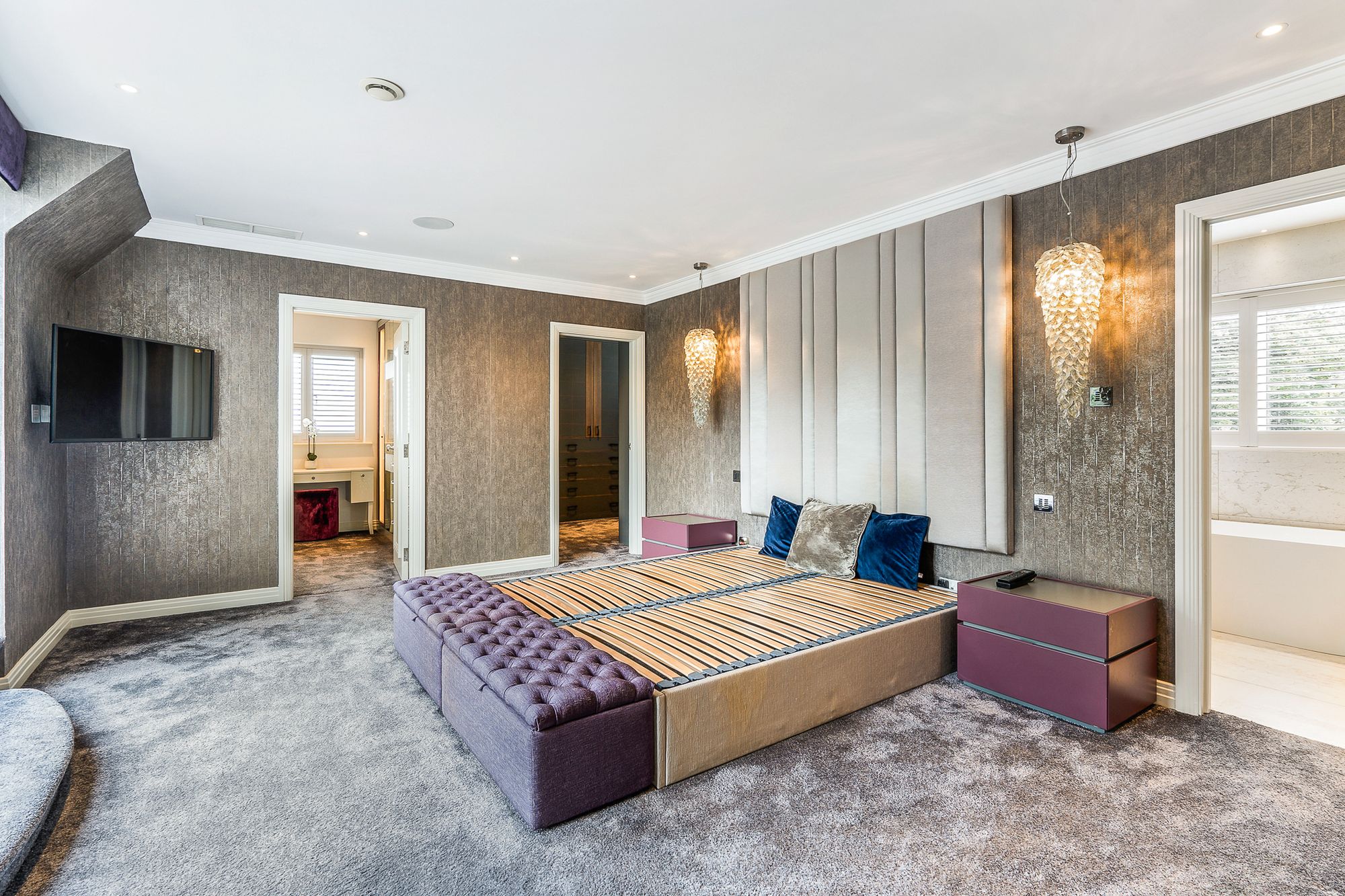 6 bed detached house for sale in Windmill Lane, Barnet, EN5 40