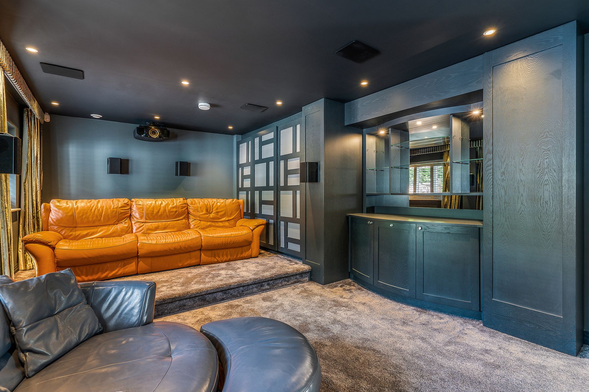 6 bed detached house for sale in Windmill Lane, Barnet, EN5 16