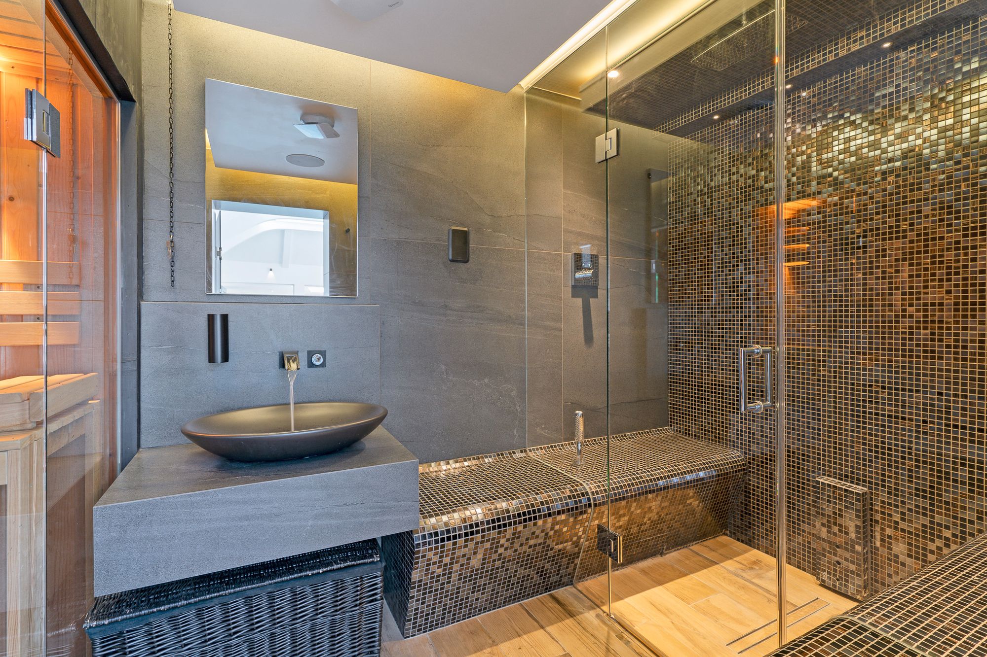 6 bed detached house for sale in Windmill Lane, Barnet, EN5 36