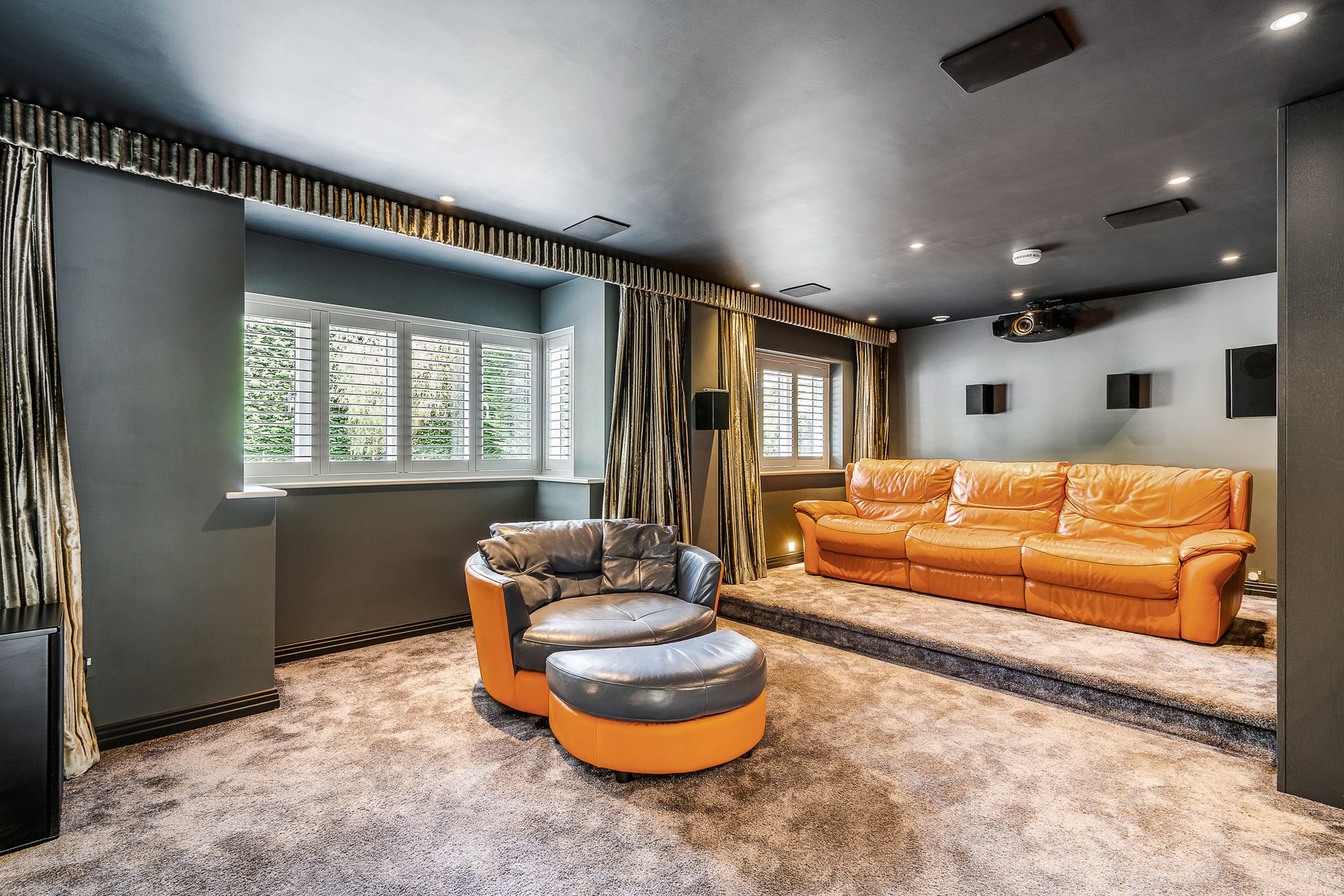 6 bed detached house for sale in Windmill Lane, Barnet, EN5 17