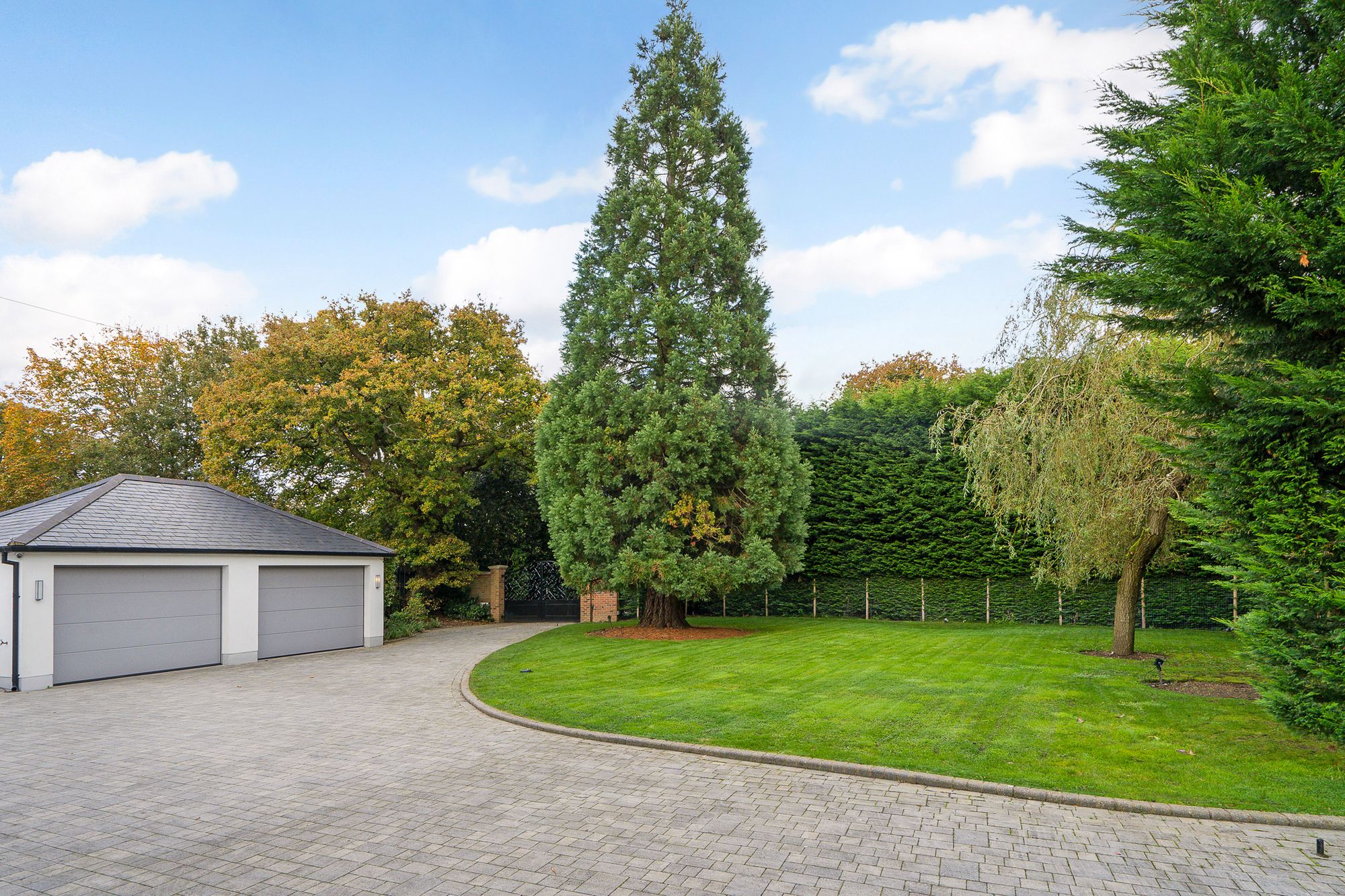 6 bed detached house for sale in Windmill Lane, Barnet, EN5 66