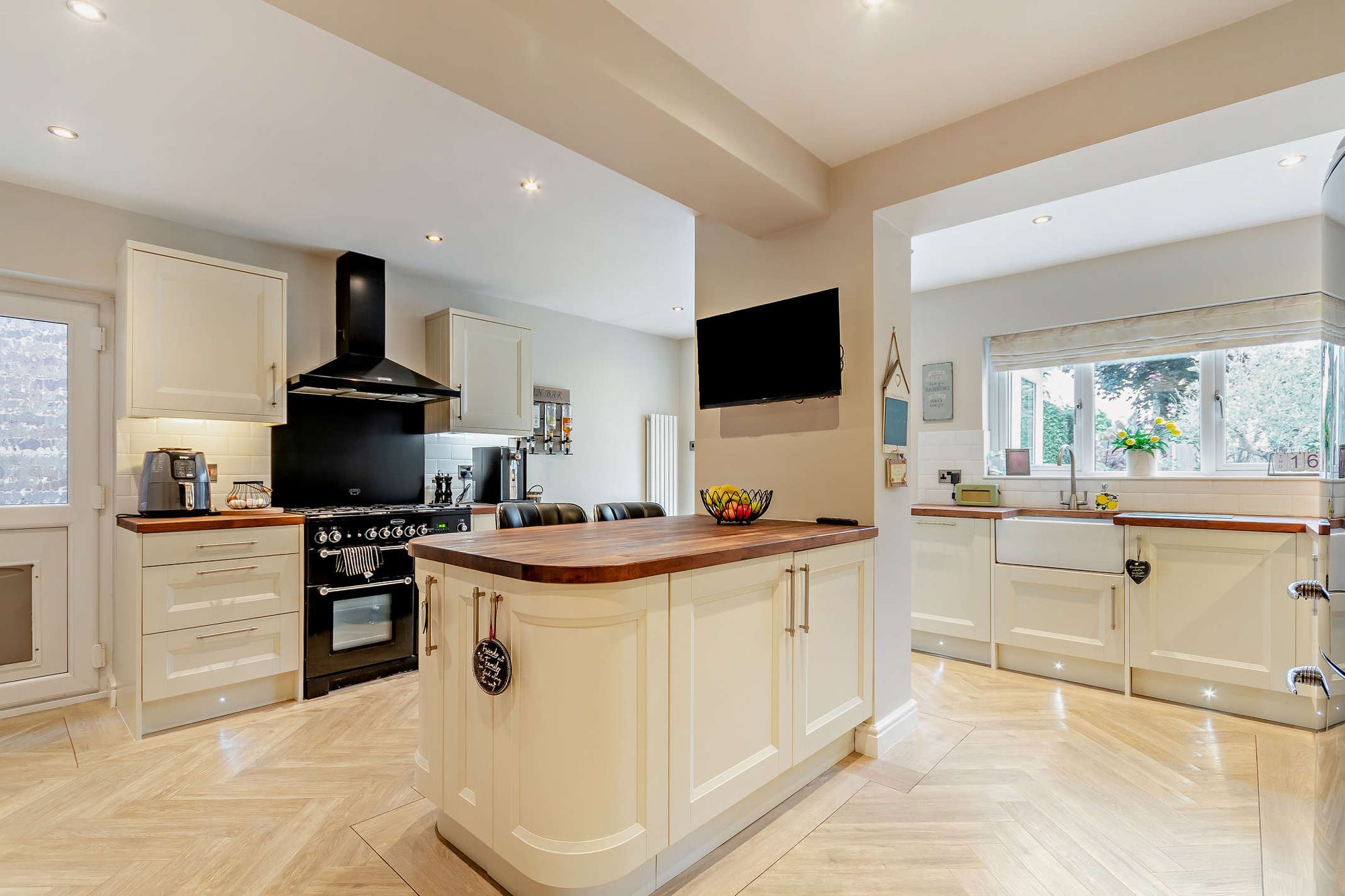 4 bed detached house for sale in Briery Road, Halesowen, B63  - Property Image 2