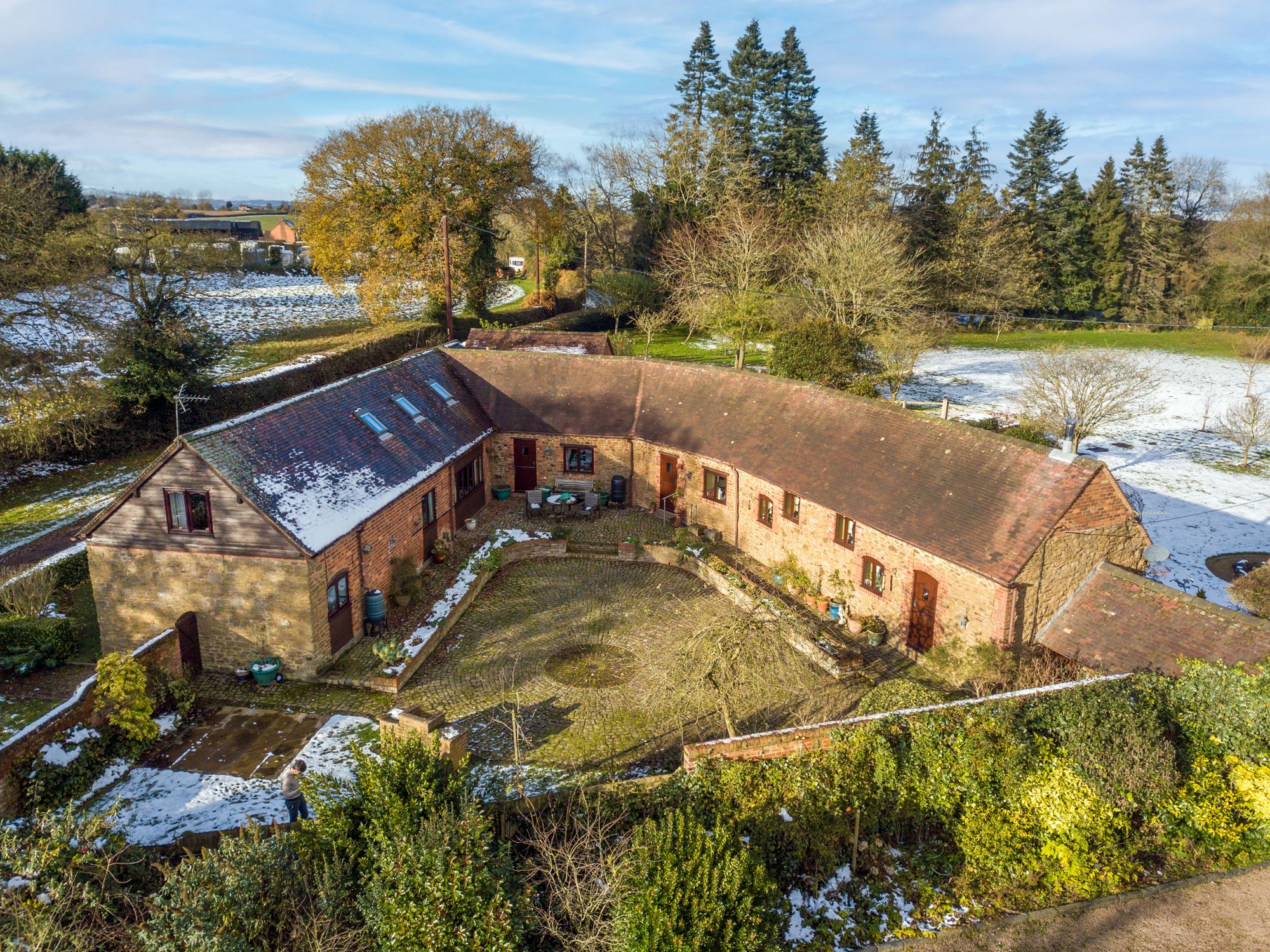 4 bed barn conversion for sale in Rock, Kidderminster  - Property Image 2