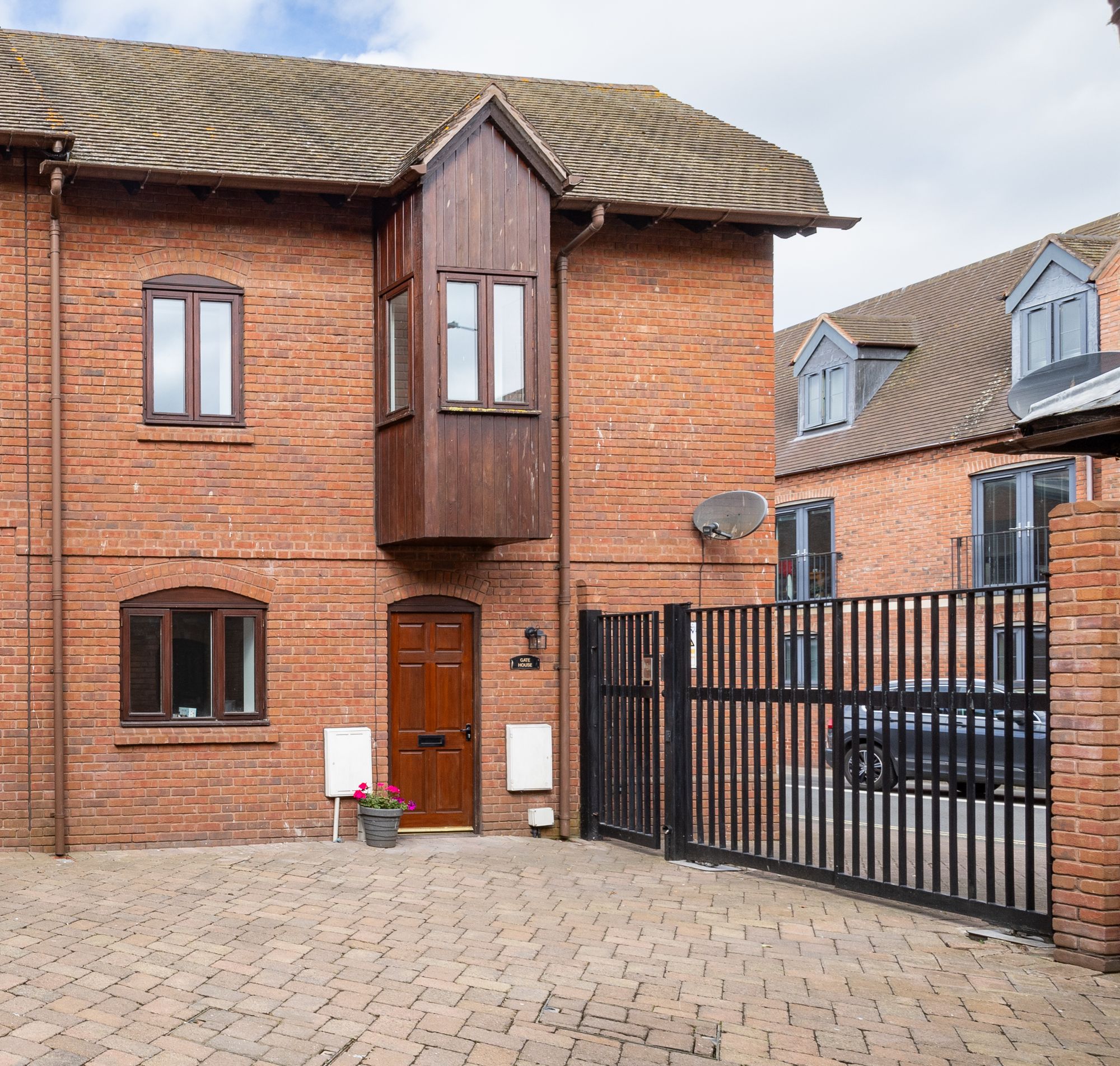 4 bed mews house for sale in The Butts, Worcester  - Property Image 1