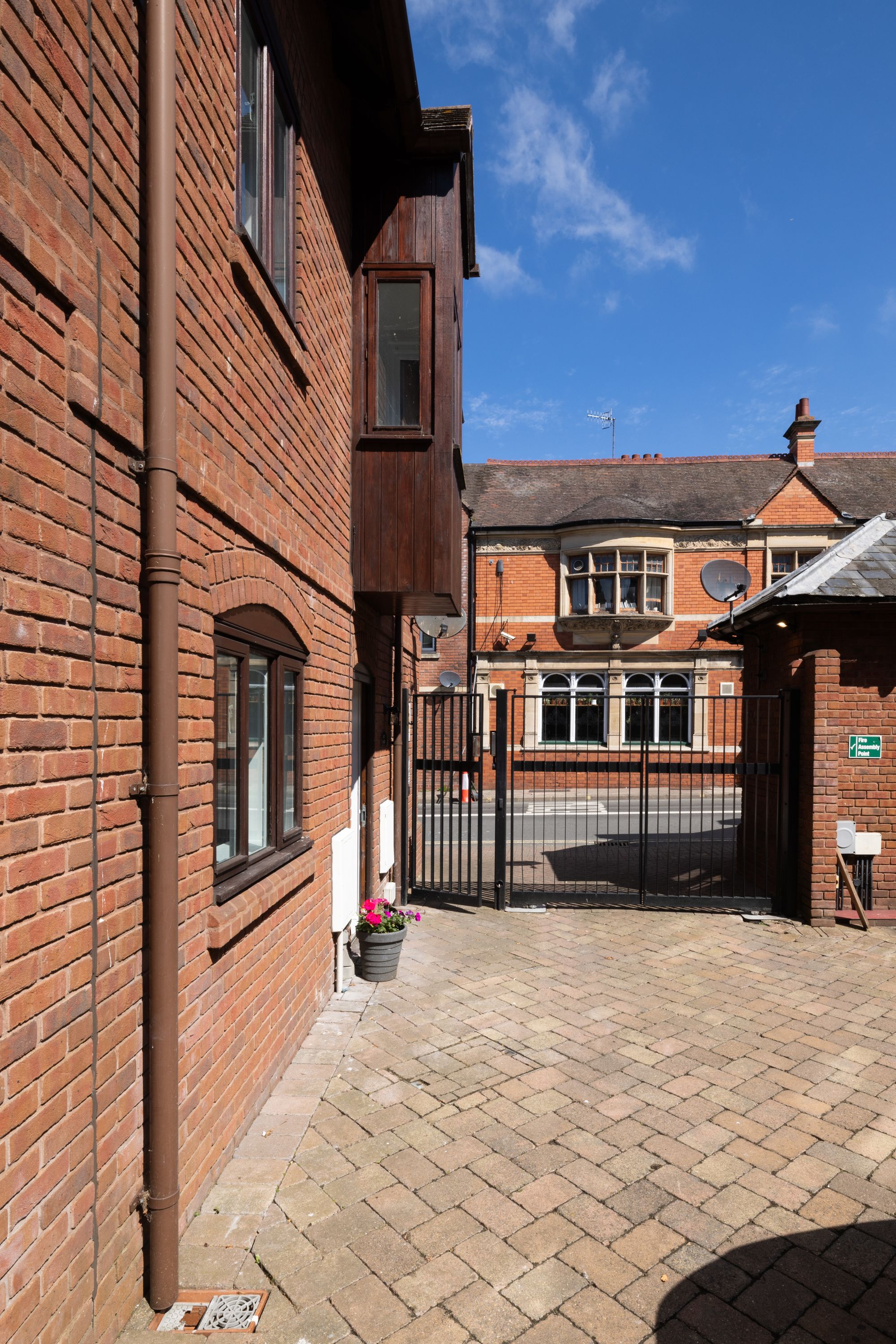 4 bed house for sale in The Butts, Worcester  - Property Image 17