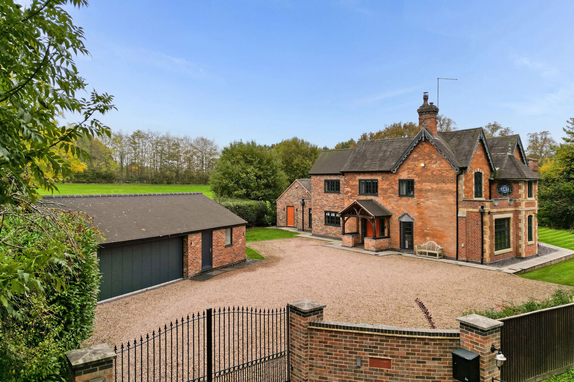 5 bed detached house for sale in Bromsgrove Road, Clent, DY9 - Property Image 1