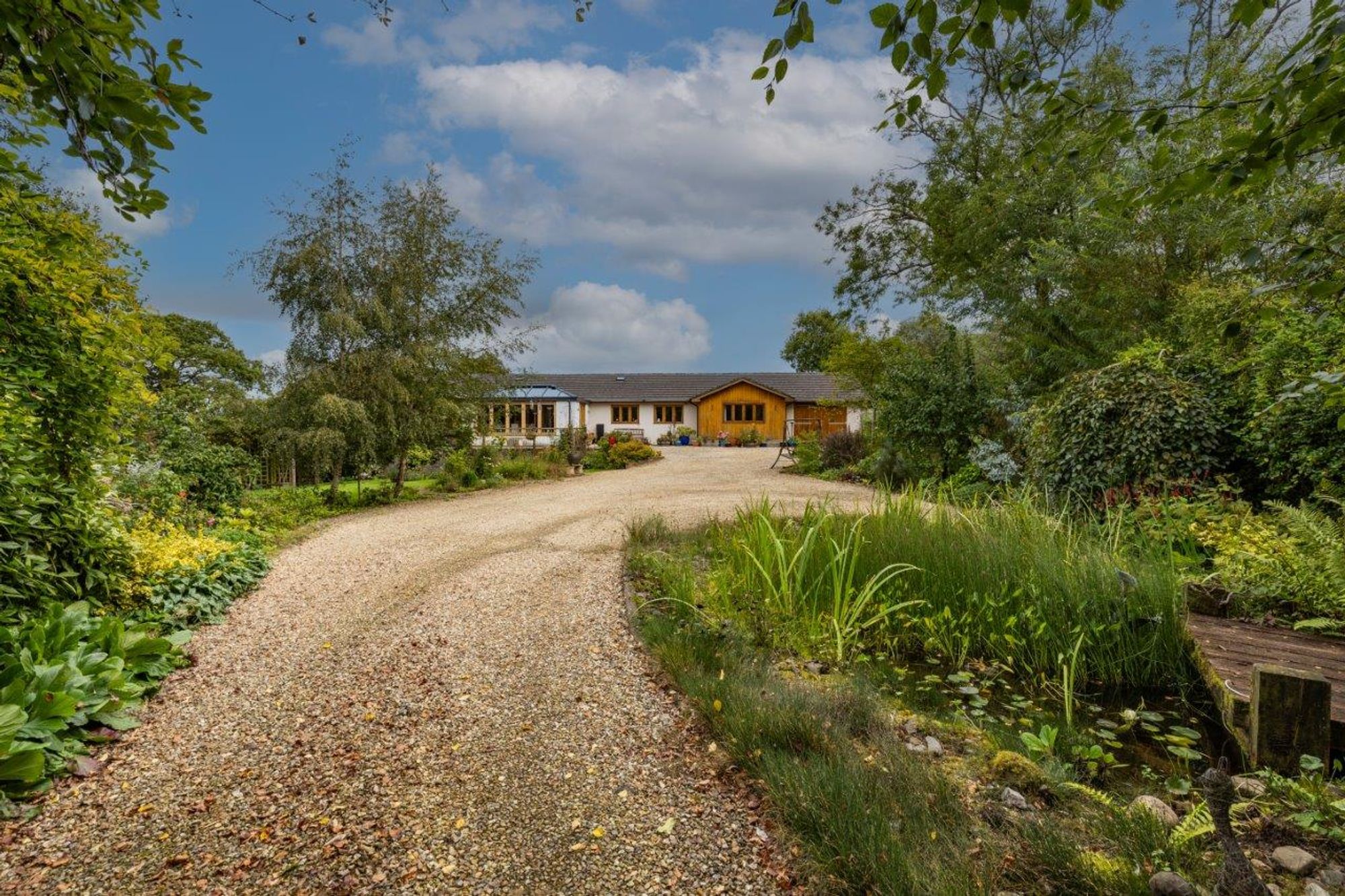 4 bed detached bungalow for sale in Bredenbury, Bromyard, HR7