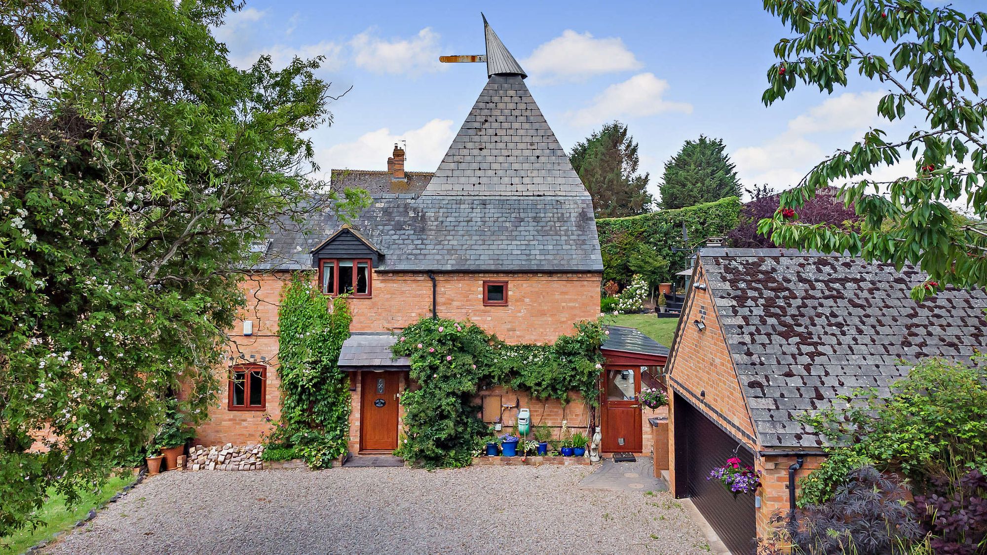 4 bed detached house for sale in Martley, Worcester, WR6 - Property Image 1