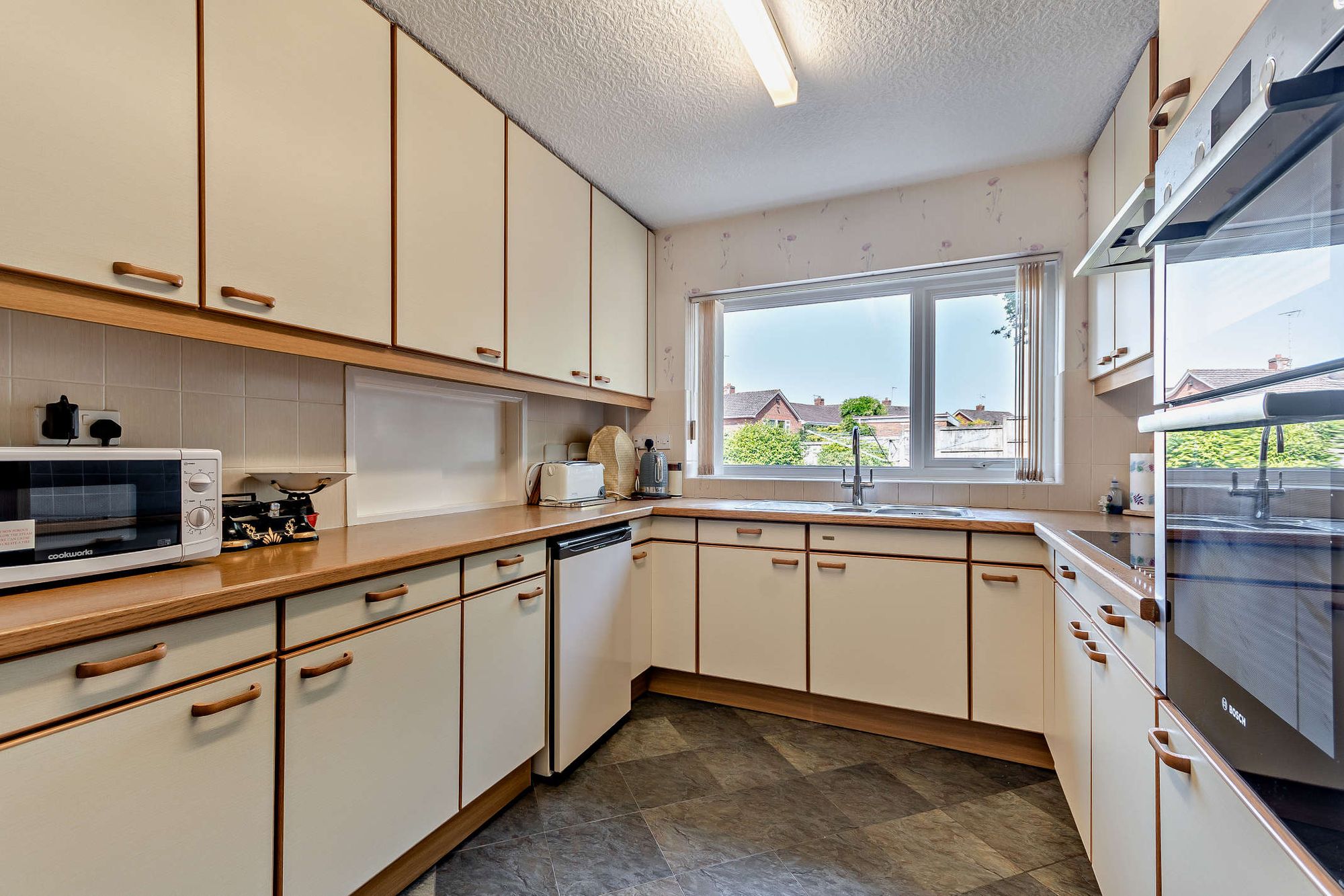 4 bed detached house for sale in Melrose Avenue, Stourbridge, DY8 9