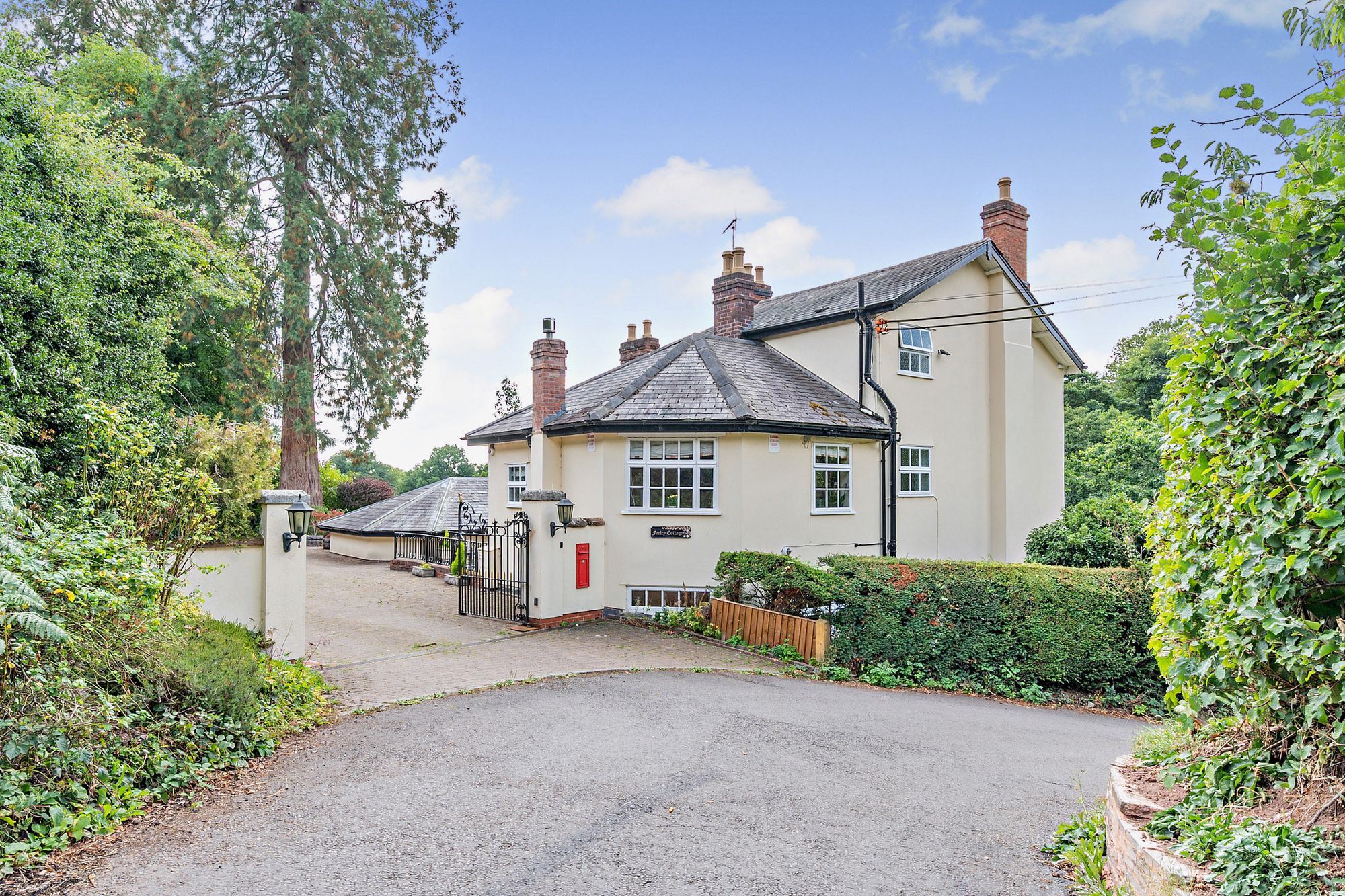 5 bed detached house for sale in Winwood Heath Road, Halesowen, B62 31