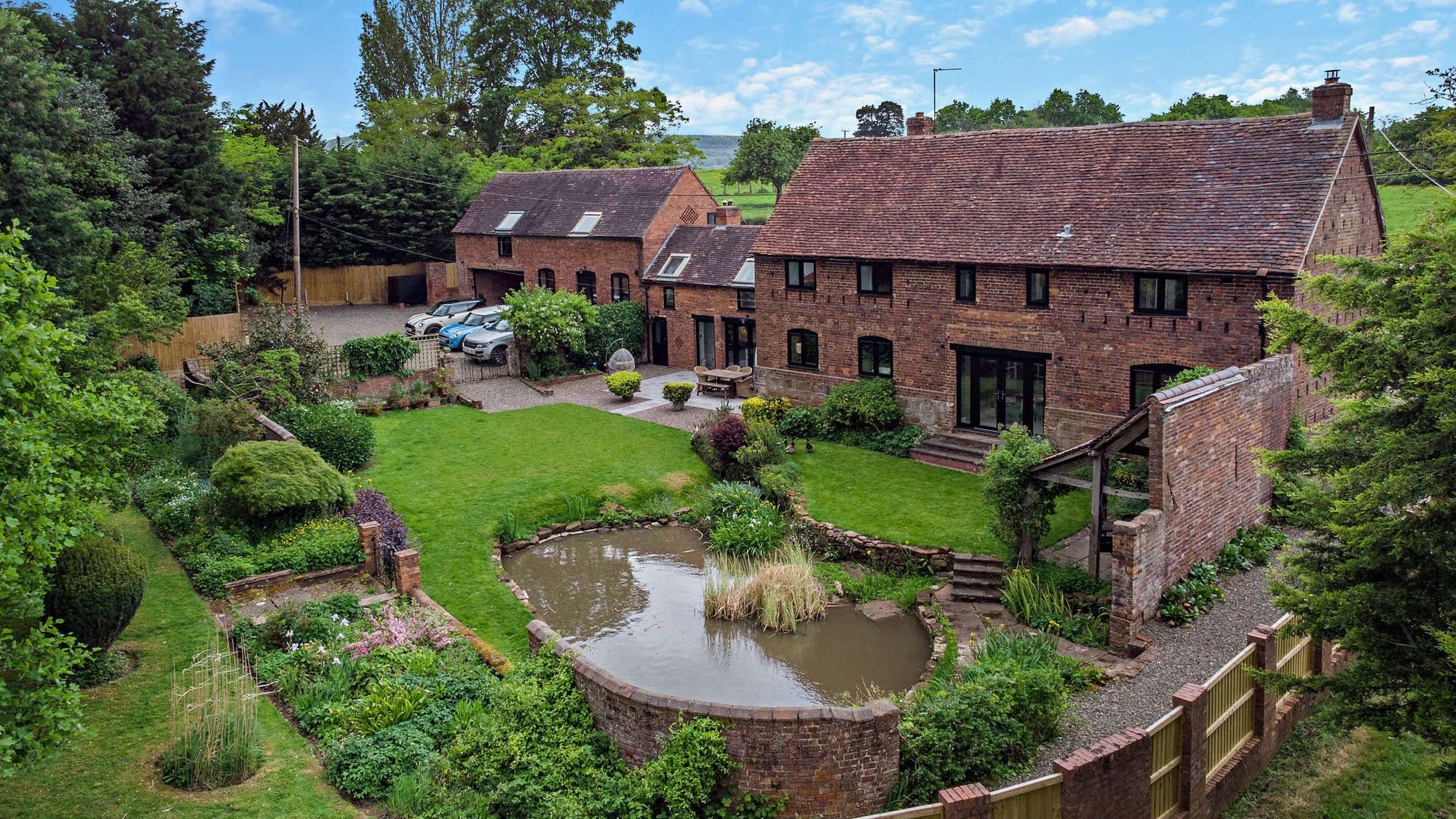 5 bed barn conversion for sale in Rectory Lane, Worcester  - Property Image 1