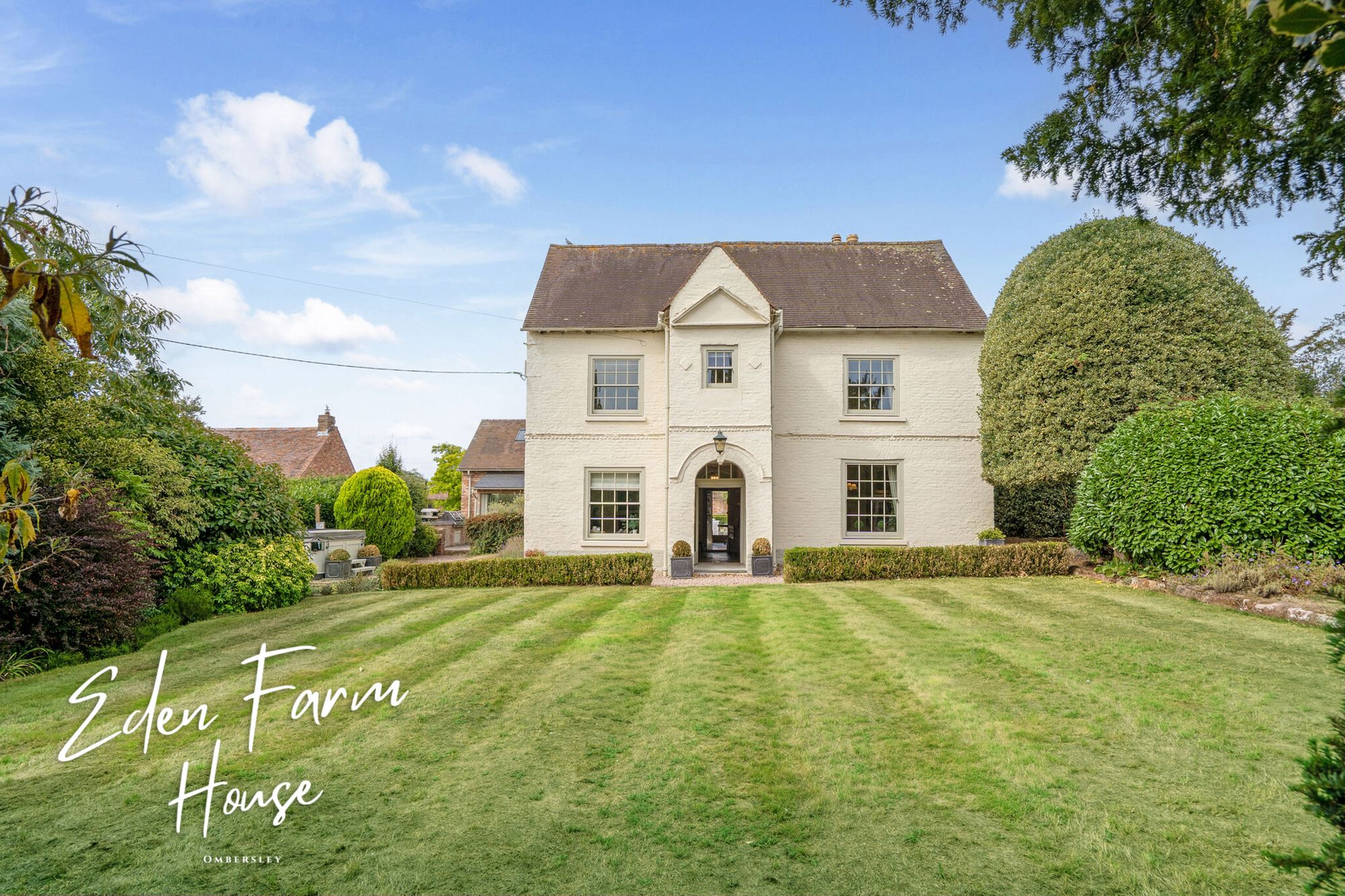 5 bed detached house for sale in Lineholt Lane, Ombersley, WR9  - Property Image 1