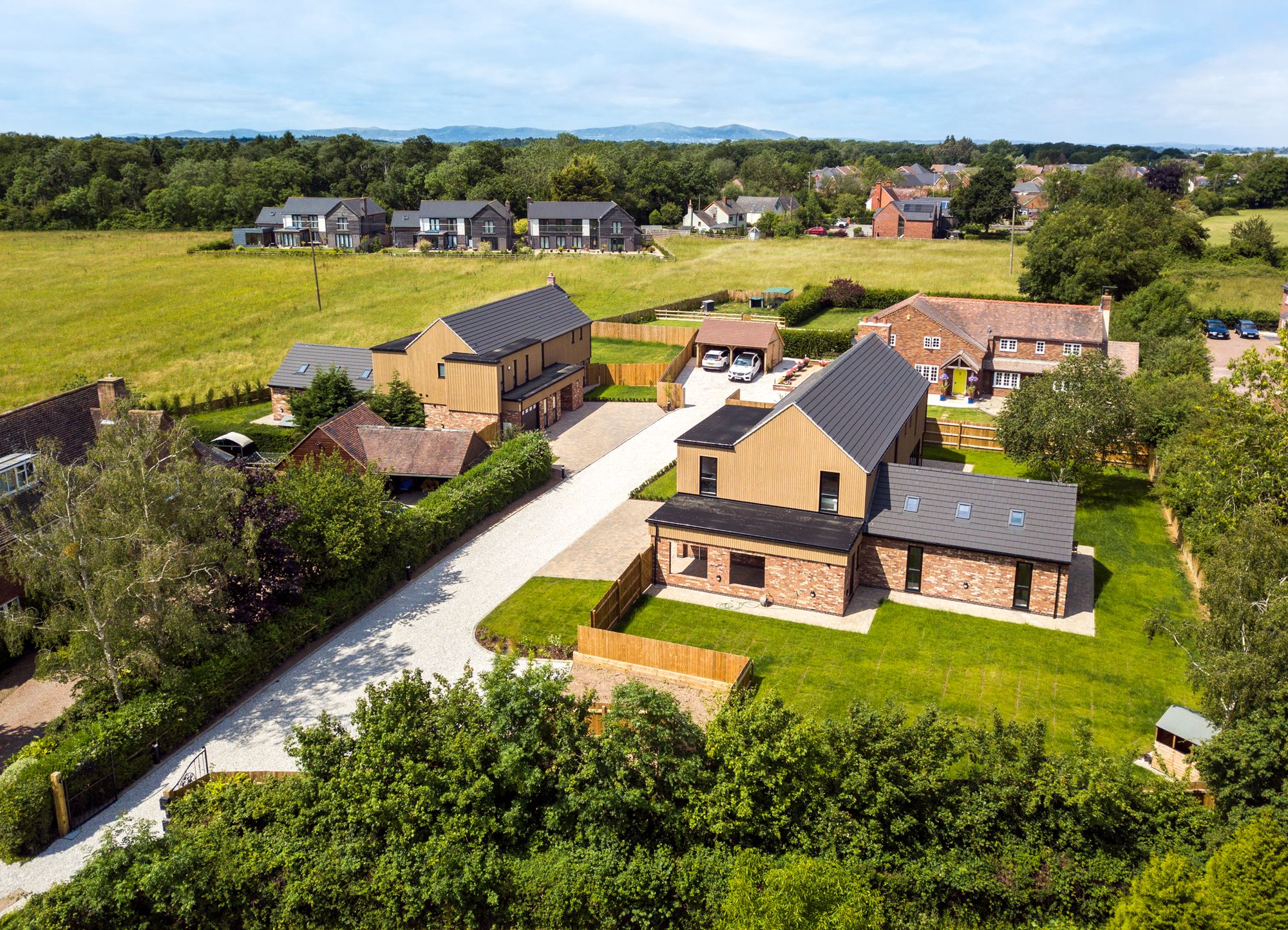 4 bed detached house for sale in Brickyard Lane, Drakes Broughton, WR10 24