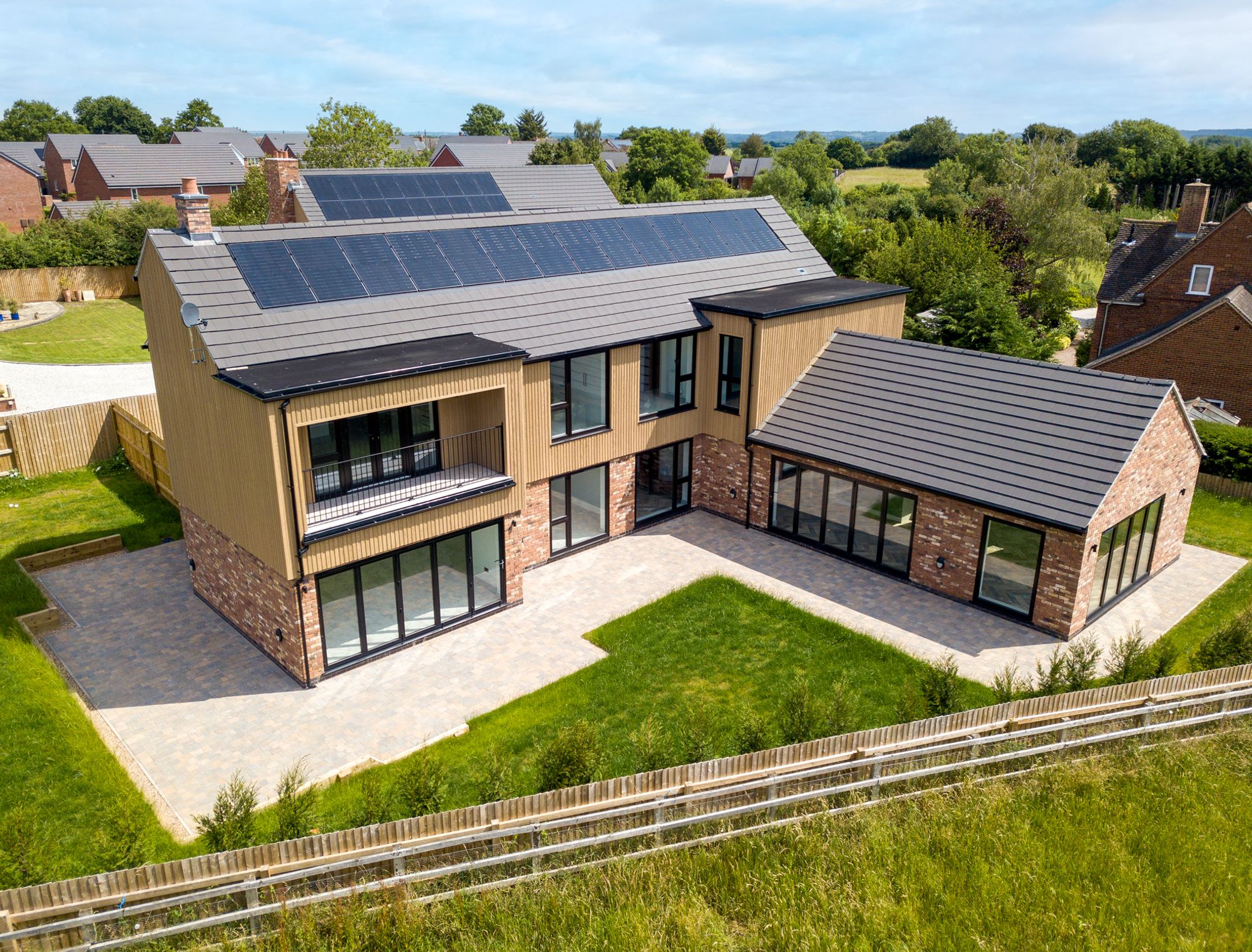 4 bed detached house for sale in Brickyard Lane, Pershore  - Property Image 2