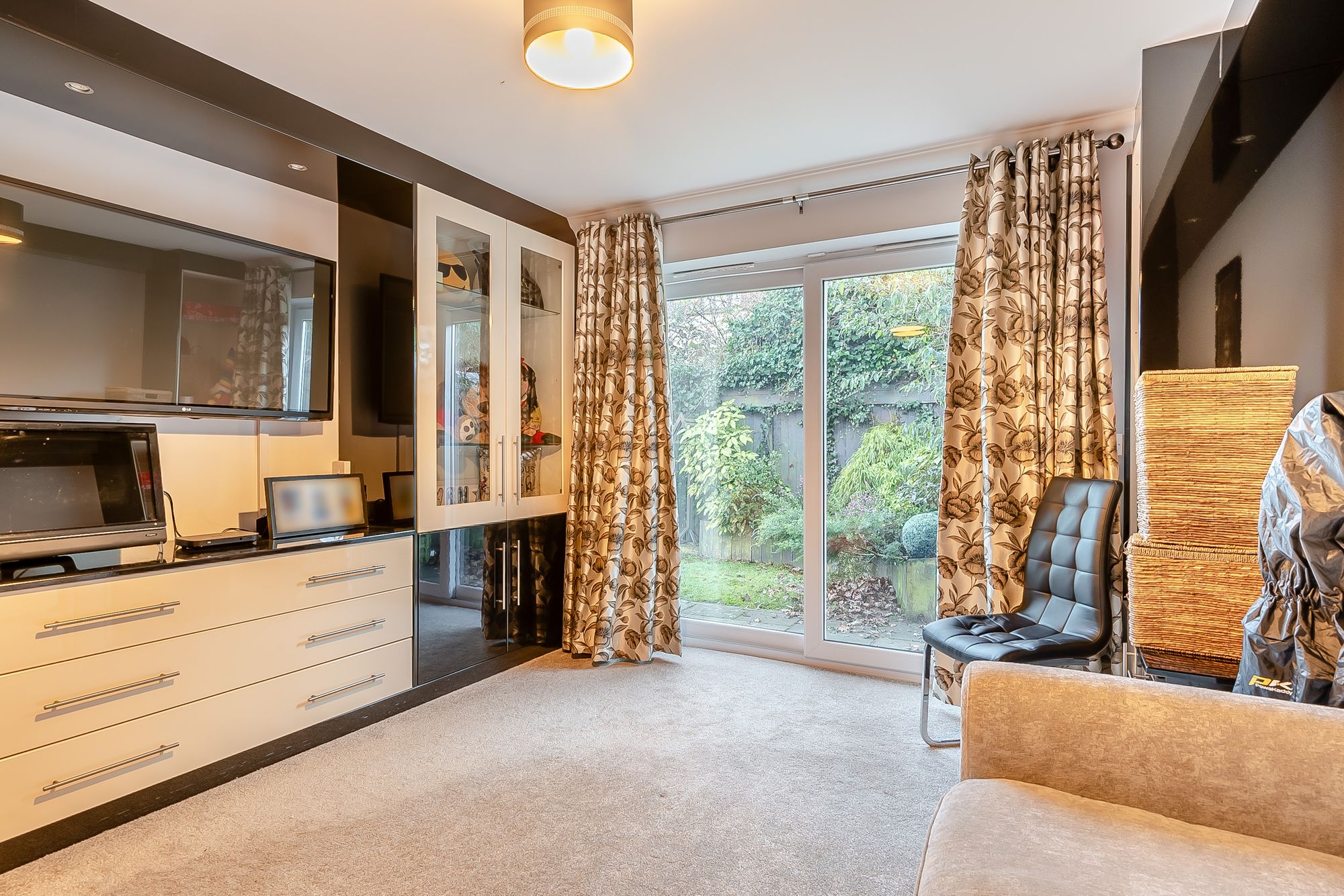 6 bed for sale in Mayfield Road, Moseley, B13 15