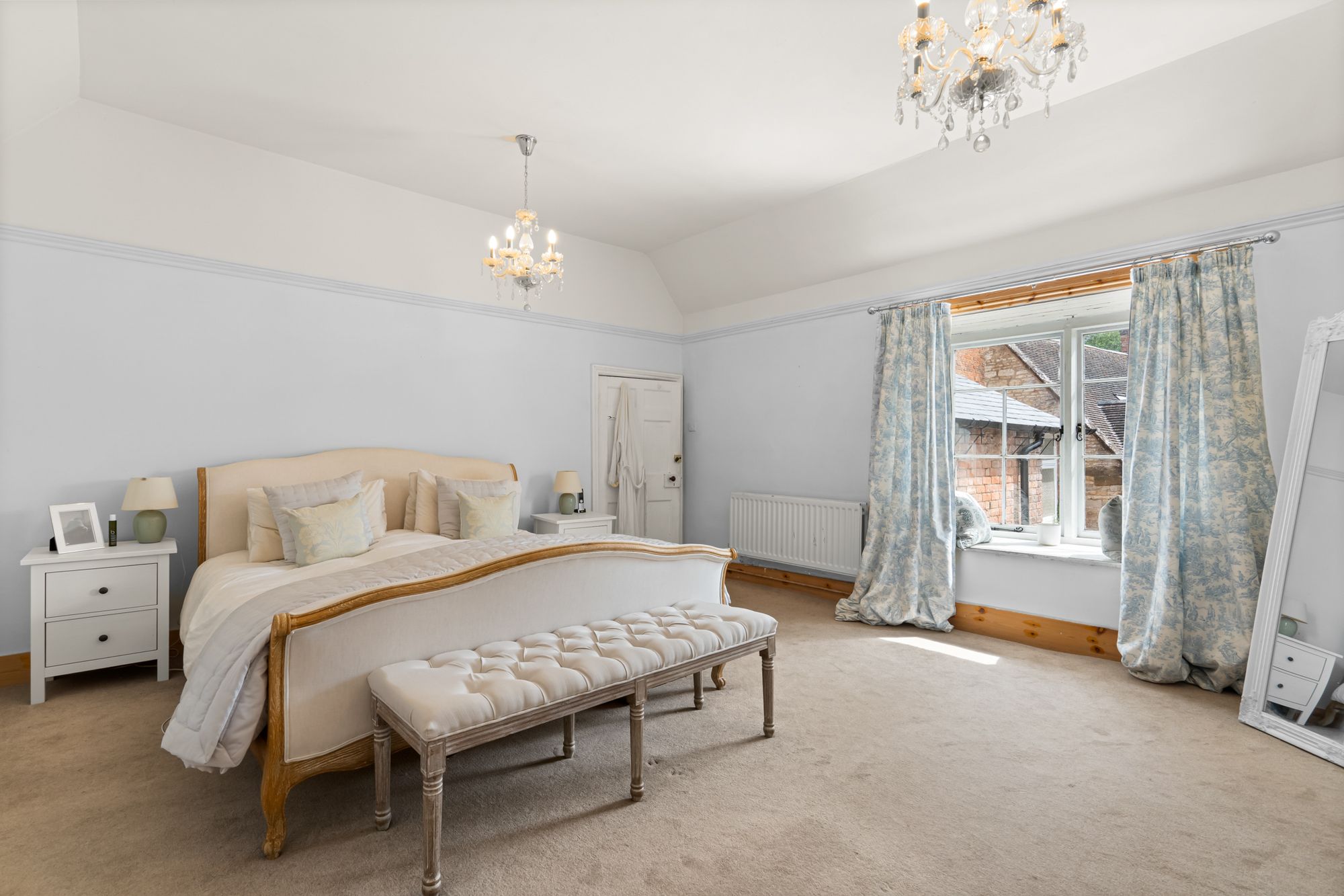 6 bed semi-detached house for sale in Bridge Street, Kineton, CV35 18