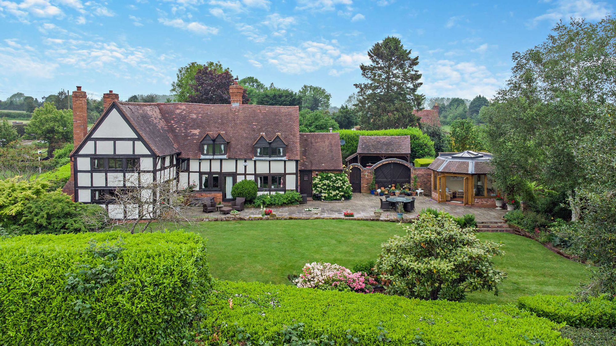 4 bed farm house for sale in Comhampton, Stourport-On-Severn  - Property Image 1