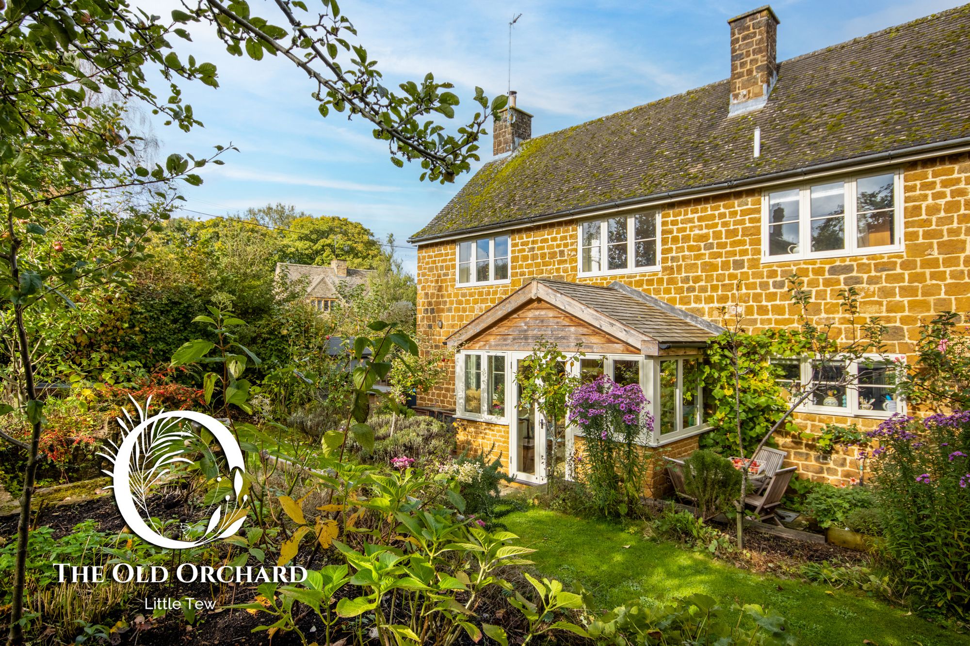 5 bed detached house for sale in Enstone Road, Little Tew, OX7 33