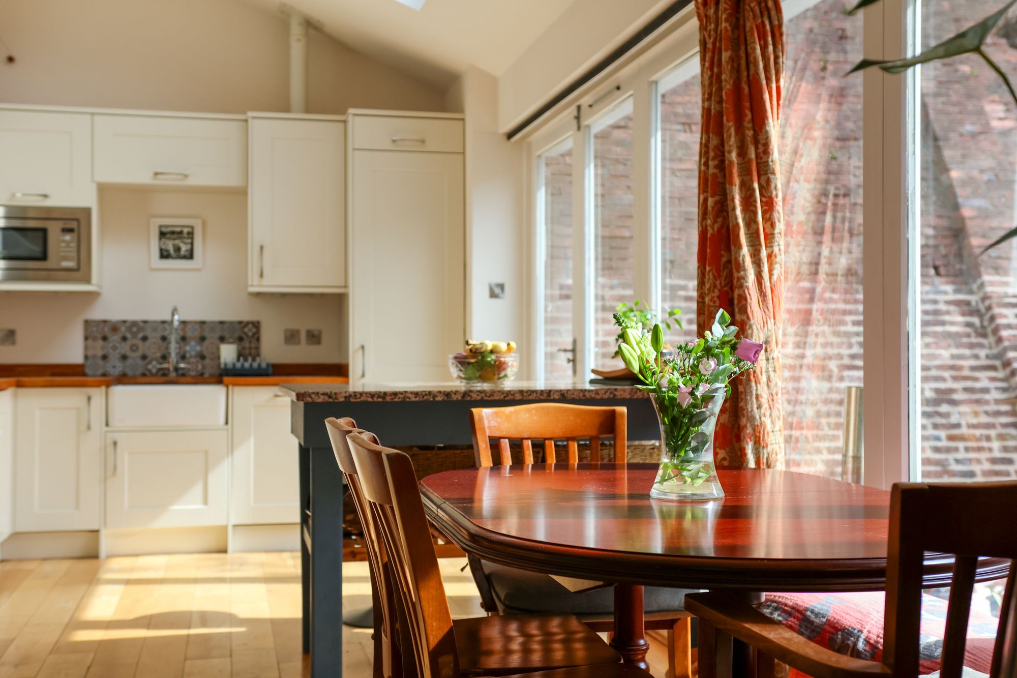 2 bed end of terrace house for sale in London Road, Worcester, WR5 3