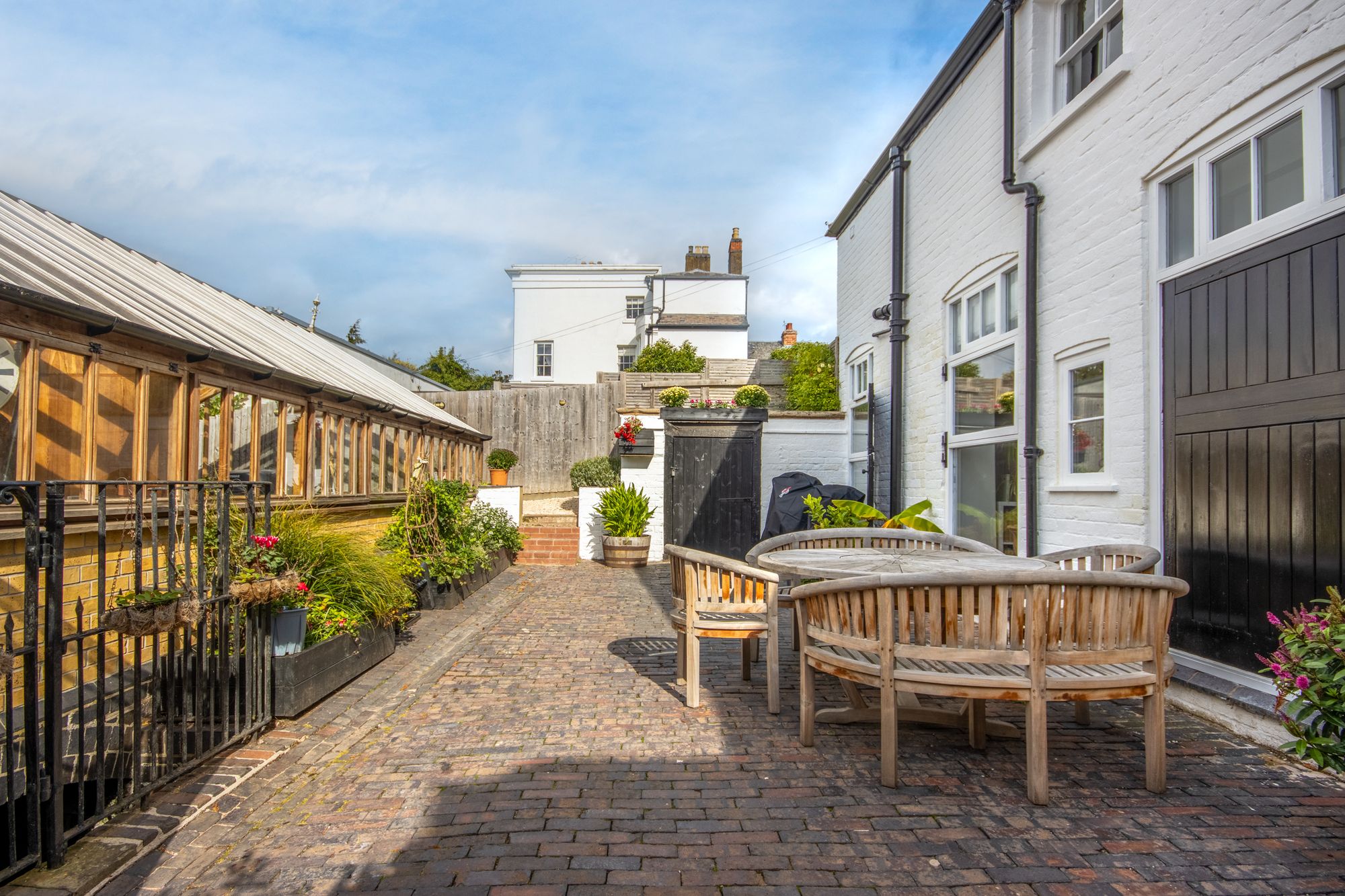 2 bed end of terrace house for sale in London Road, Worcester, WR5 13