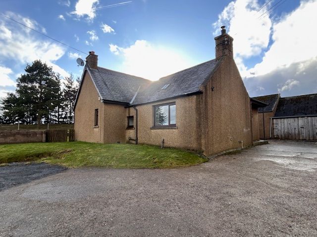 3 bed detached house to rent, Insch 3