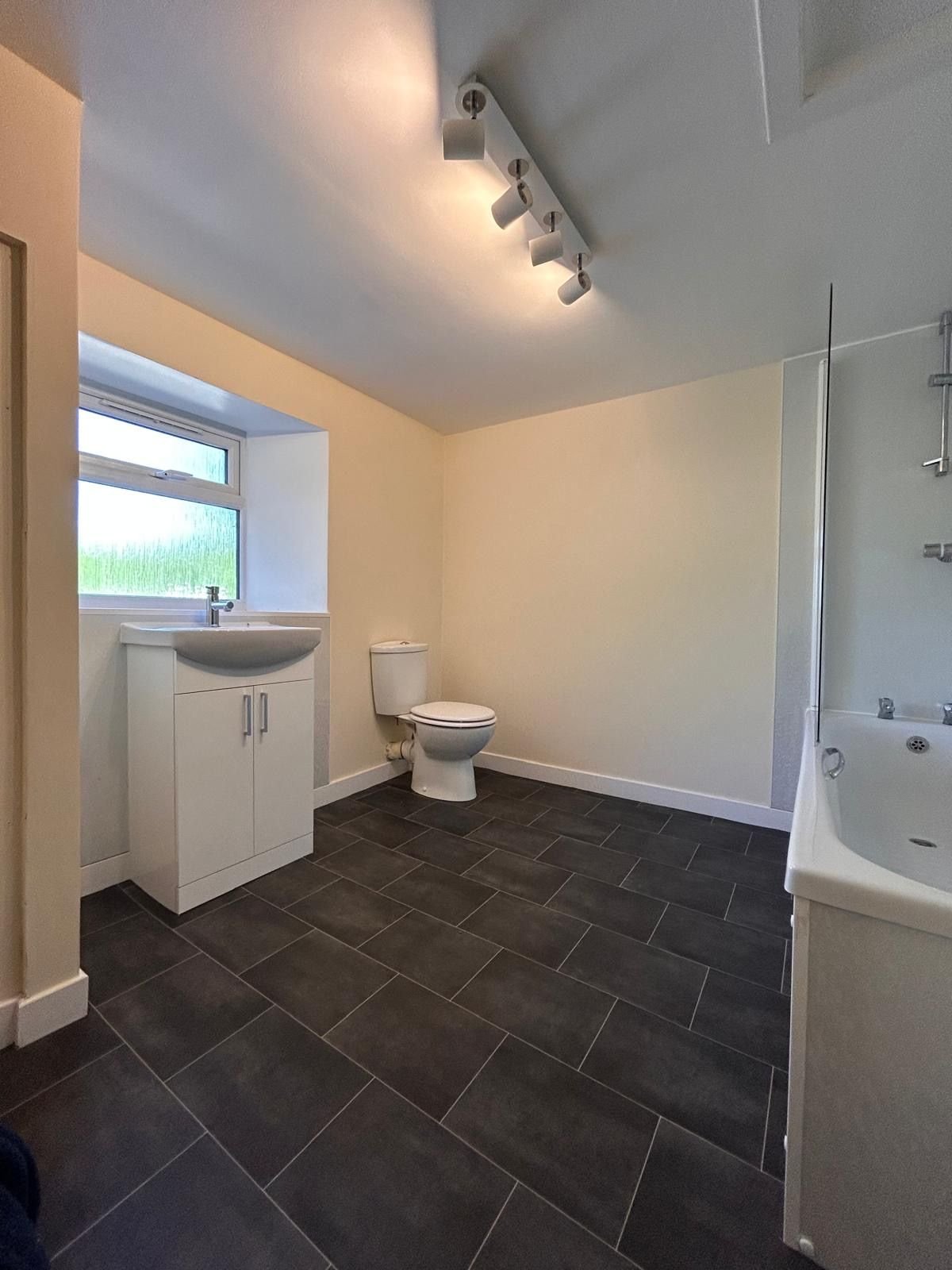 5 bed detached house to rent, Ellon 8