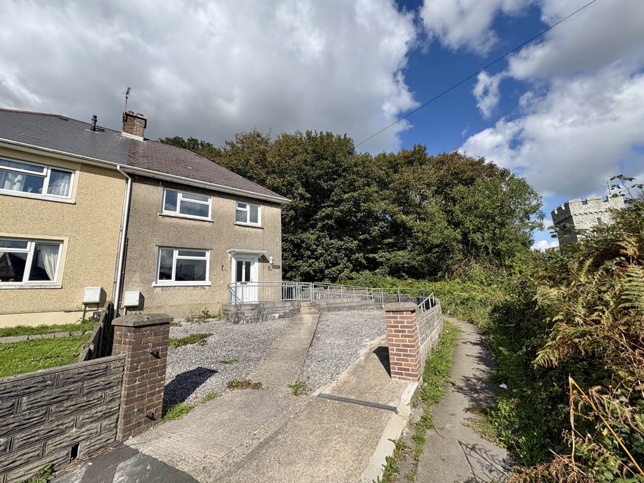 3 bed semi-detached house to rent in St James Crescent, Pyle, CF33