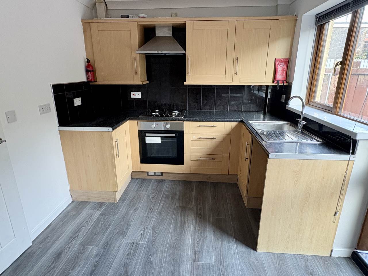 2 bed terraced house to rent in Bramble Close, Caerau 4