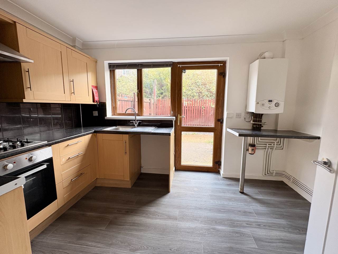 2 bed terraced house to rent in Bramble Close, Caerau 3