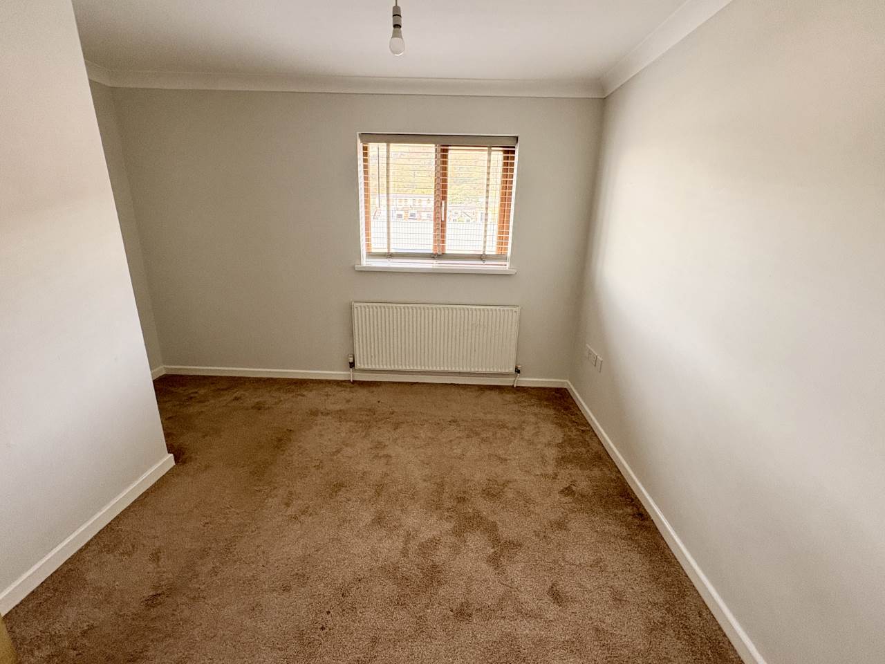 2 bed terraced house to rent in Bramble Close, Caerau 6