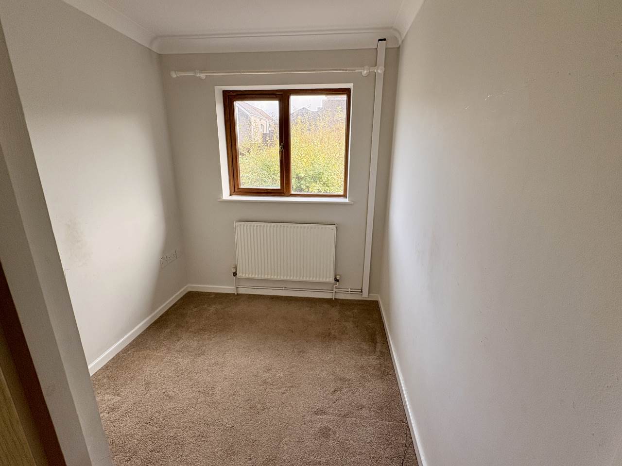 2 bed terraced house to rent in Bramble Close, Caerau 8