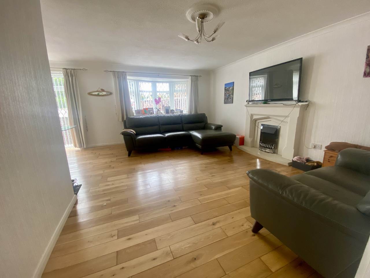 3 bed bungalow to rent in Maes Talcen, Brackla  - Property Image 2