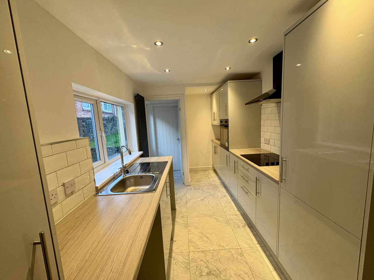 3 bed semi-detached house to rent in Dunraven Street  - Property Image 3