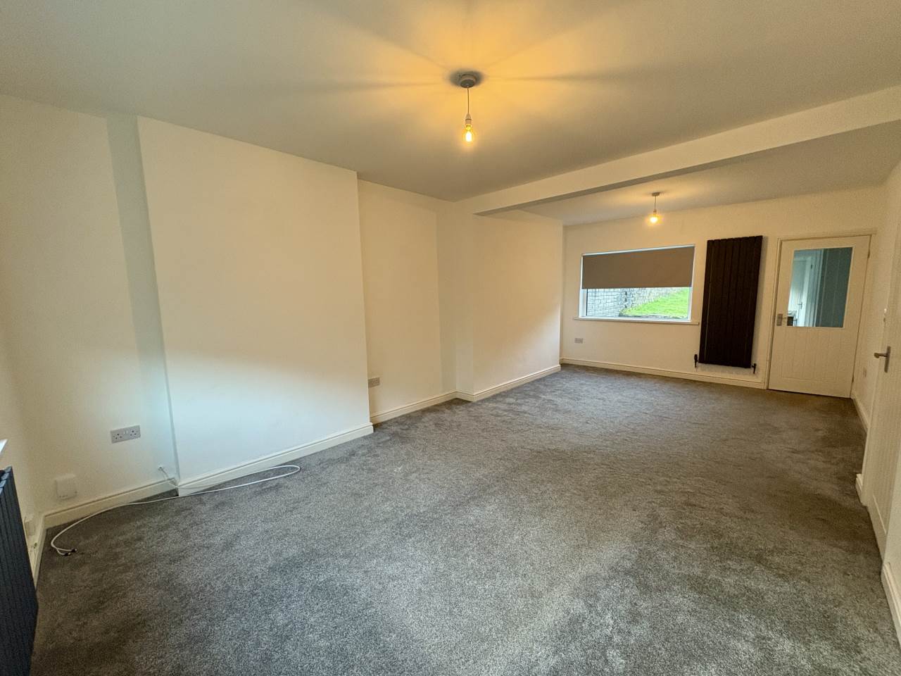 3 bed semi-detached house to rent in Dunraven Street 1