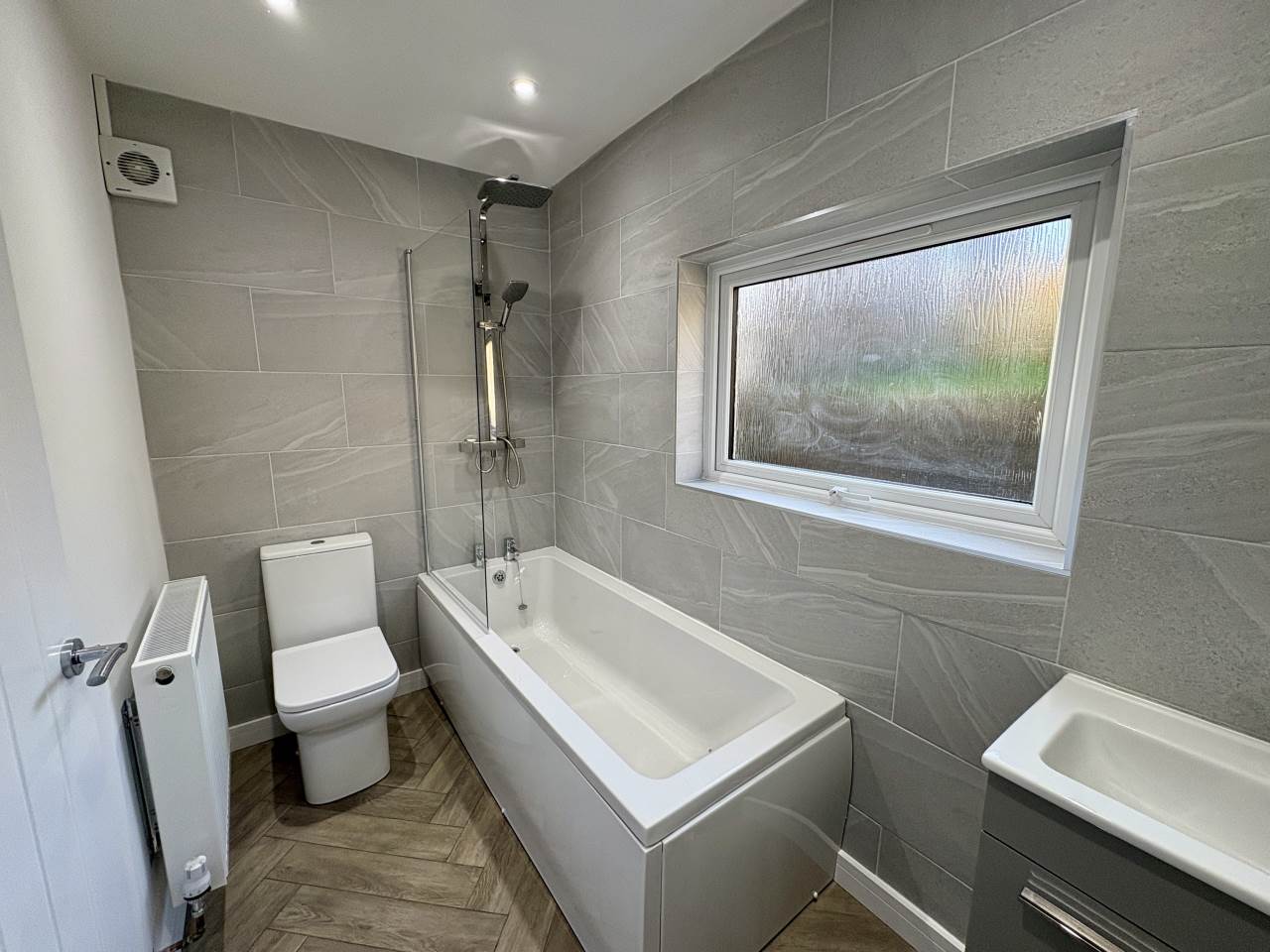 3 bed terraced house to rent in High Street, Maesteg 6