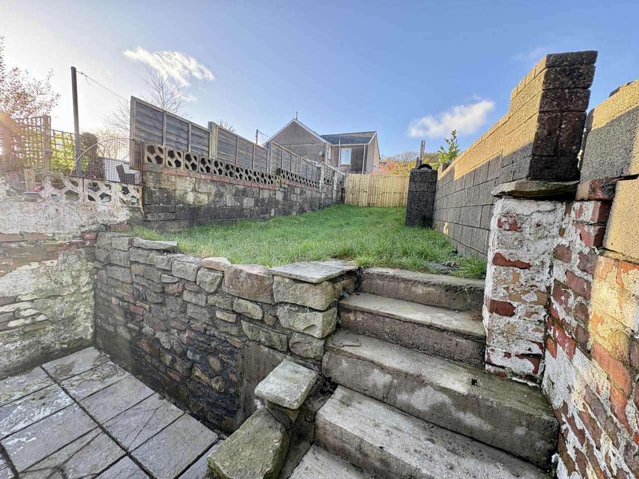 3 bed terraced house to rent in High Street, Maesteg 7