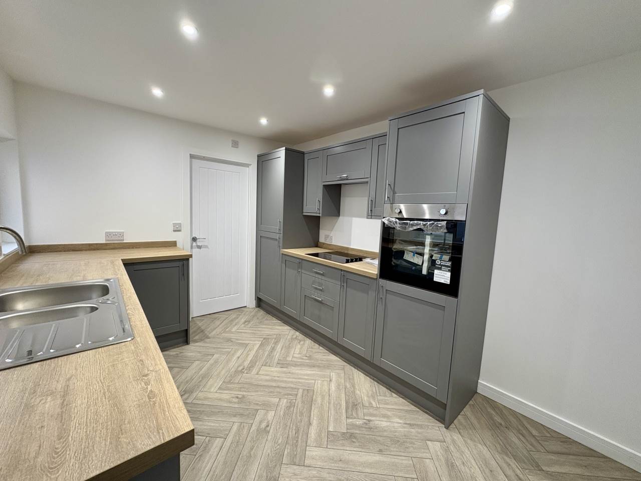 3 bed terraced house to rent in High Street, Maesteg  - Property Image 3