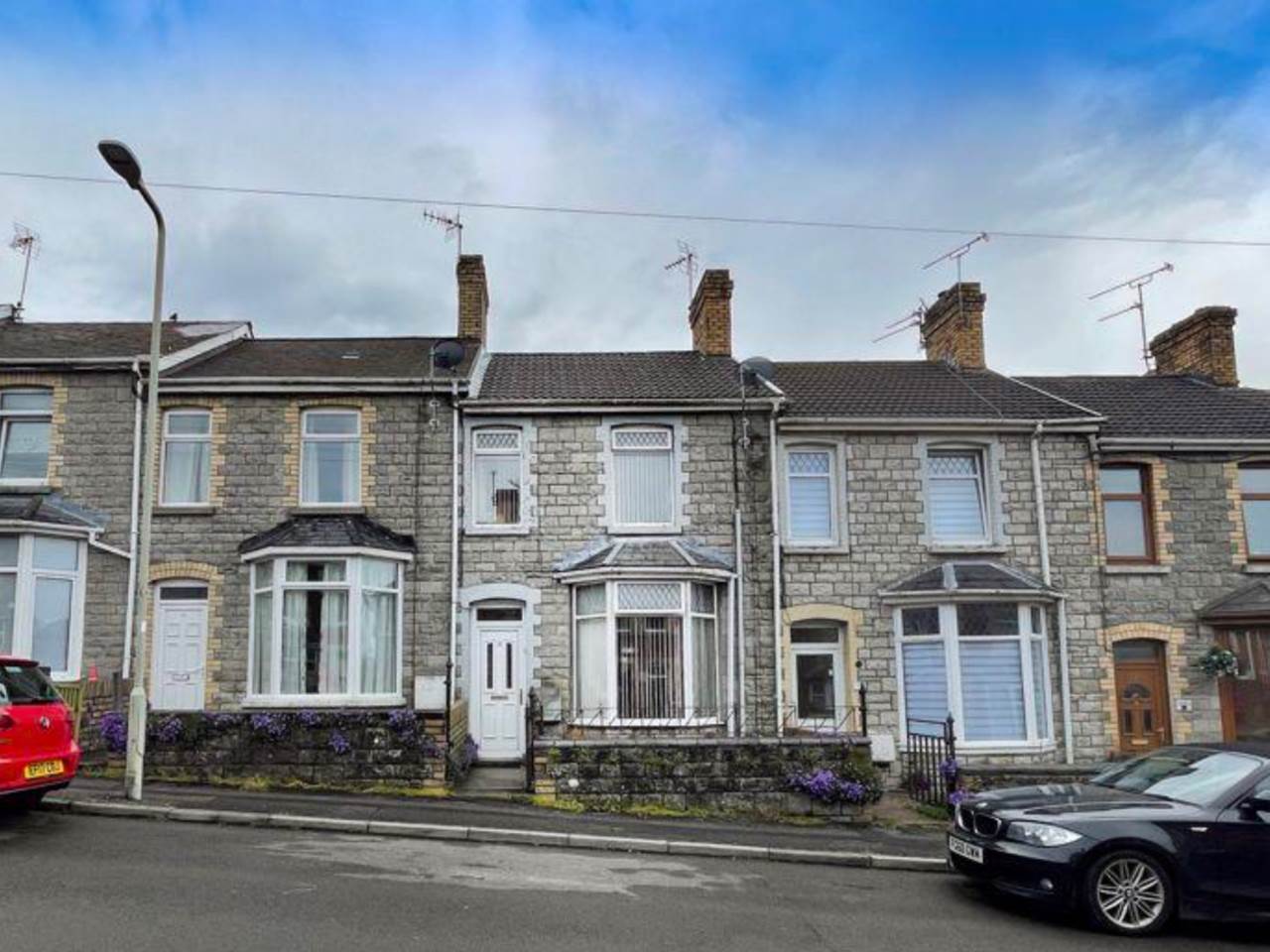 3 bed terraced house to rent in Charles Street, BRIDGEND  - Property Image 1