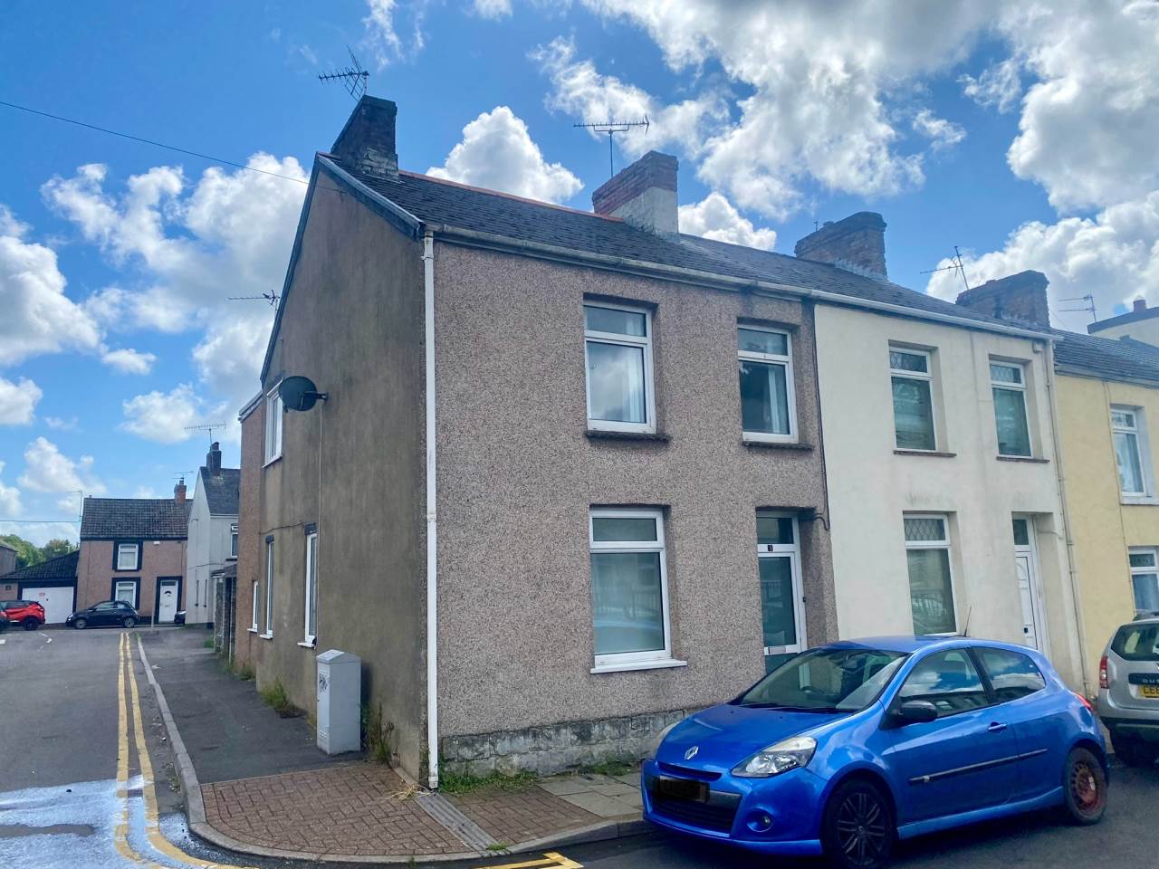 3 bed end of terrace house to rent in South Street, Bridgend  - Property Image 1