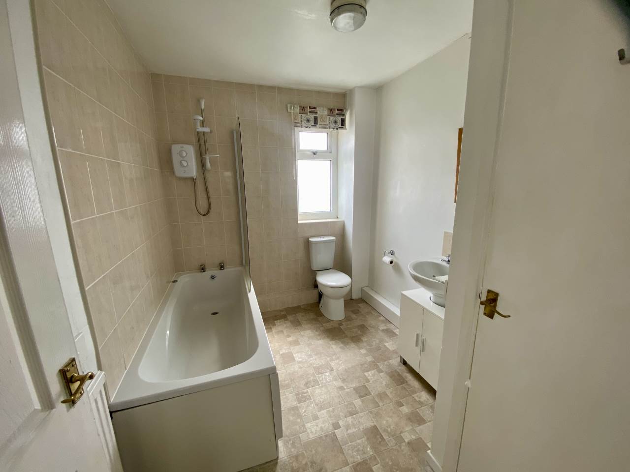 3 bed end of terrace house to rent in South Street, Bridgend  - Property Image 8